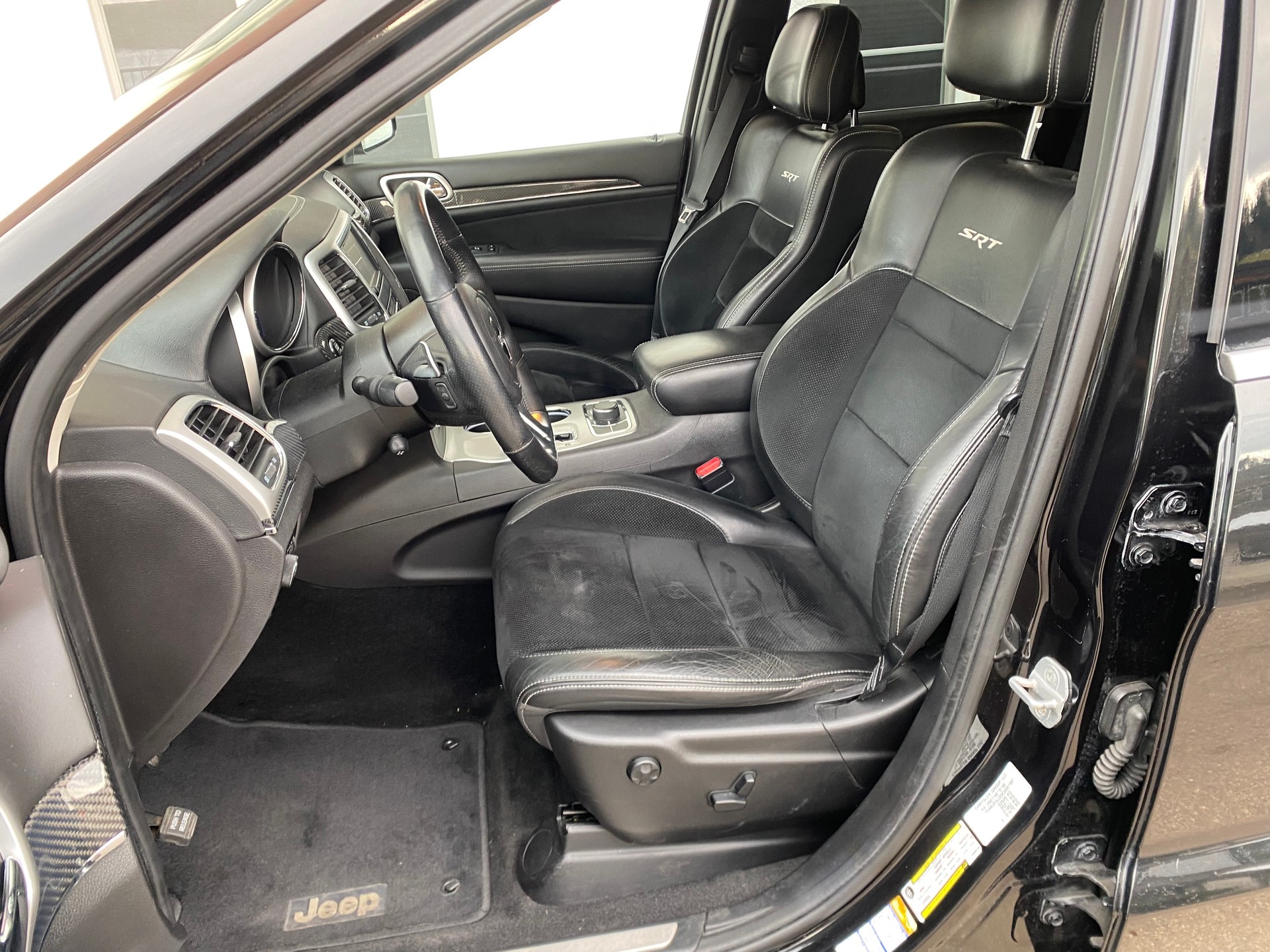 JEEP Grand Cherokee 6.4 SRT8 Automatic-image-6