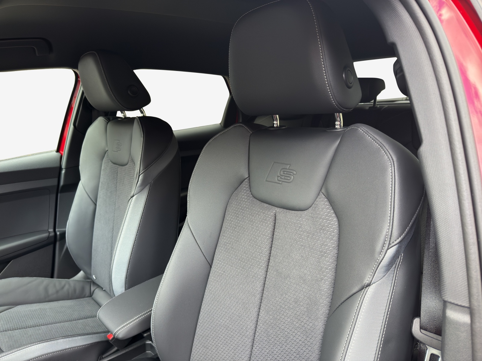 AUDI A1 Sportback 30 TFSI S Line Attraction S-tronic-image-15
