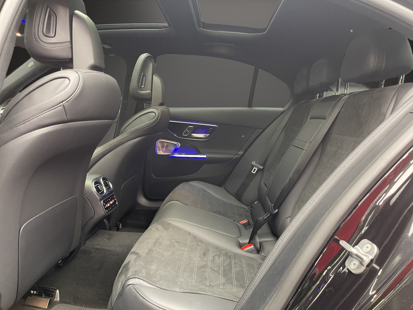 MERCEDES-BENZ C 300 4 Matic-image-7