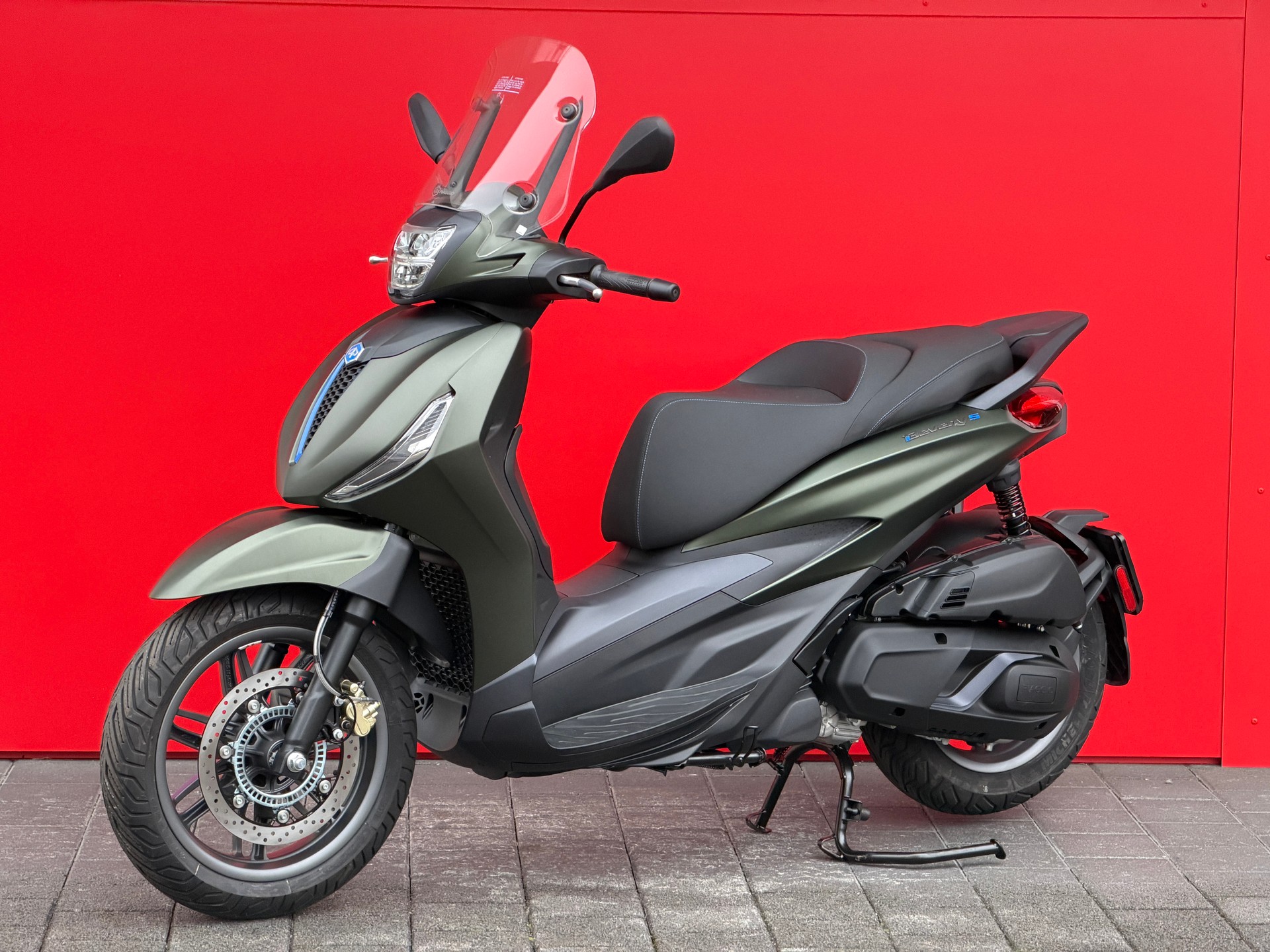 PIAGGIO Beverly 400 Sport E5+-showroom-element-3