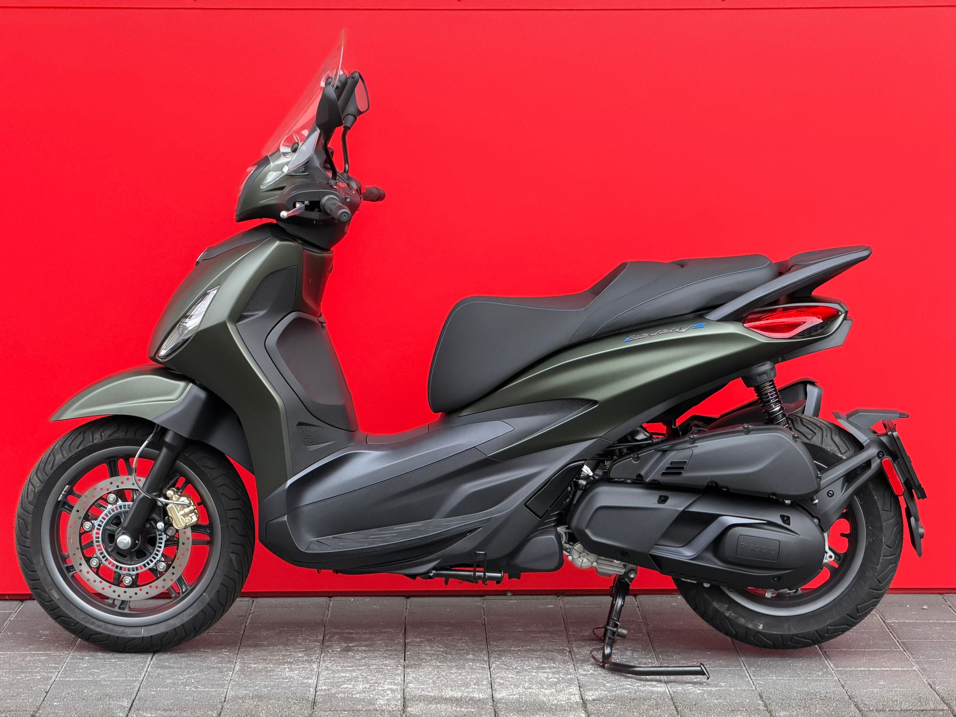 PIAGGIO Beverly 400 Sport E5+-showroom-element-2