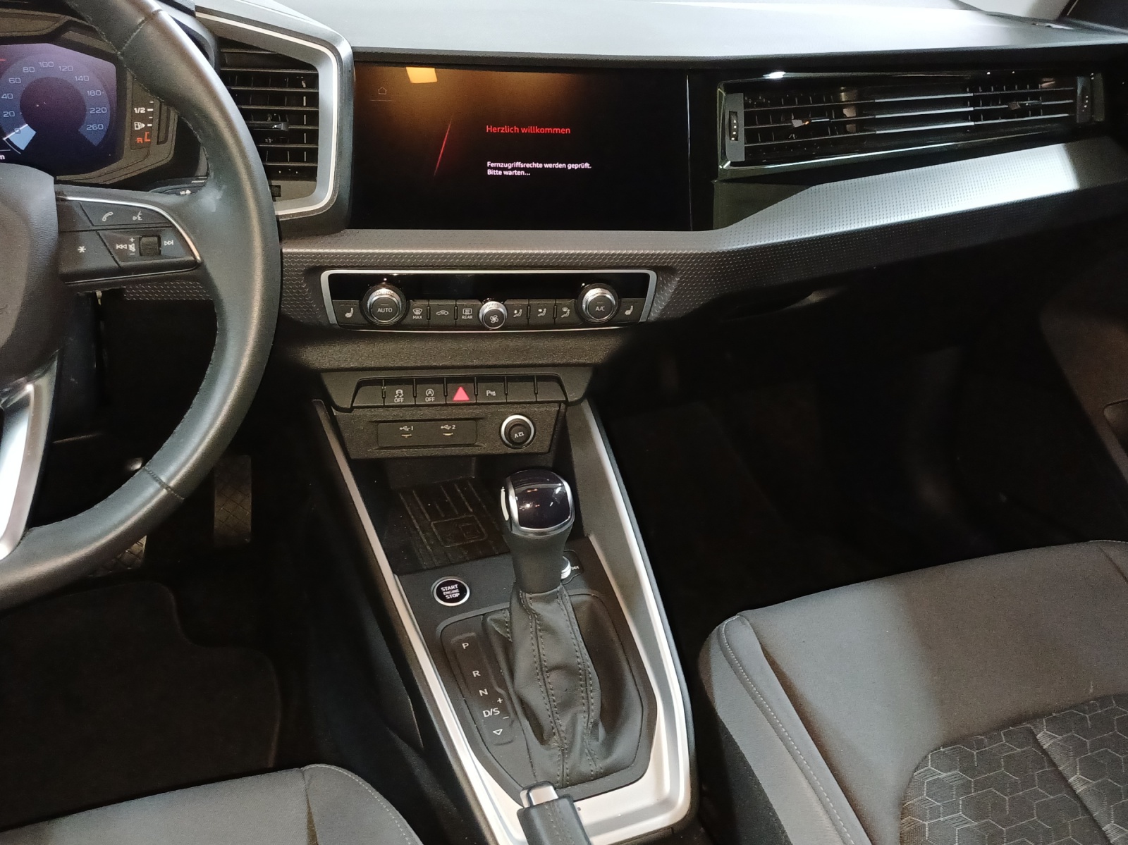 AUDI A1 Sportback 30 TFSI S-tronic-image-10