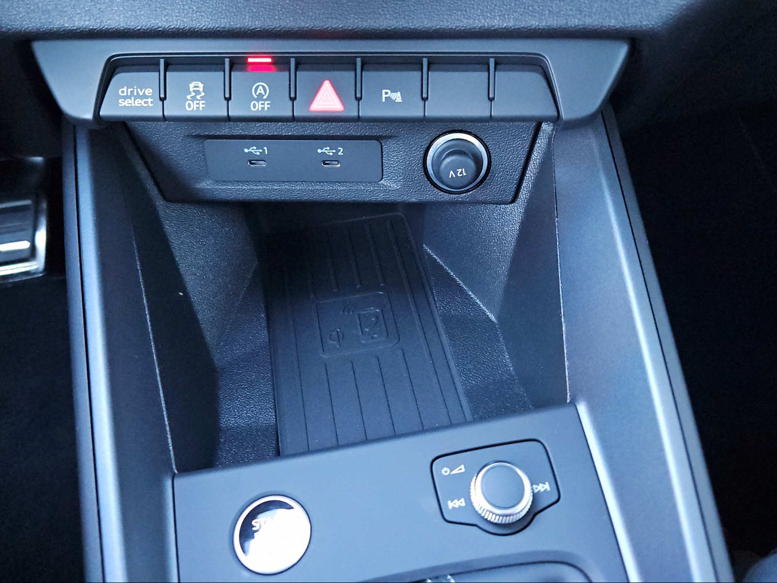 AUDI A1 Sportback 30 TFSI S Line S-tronic-image-15