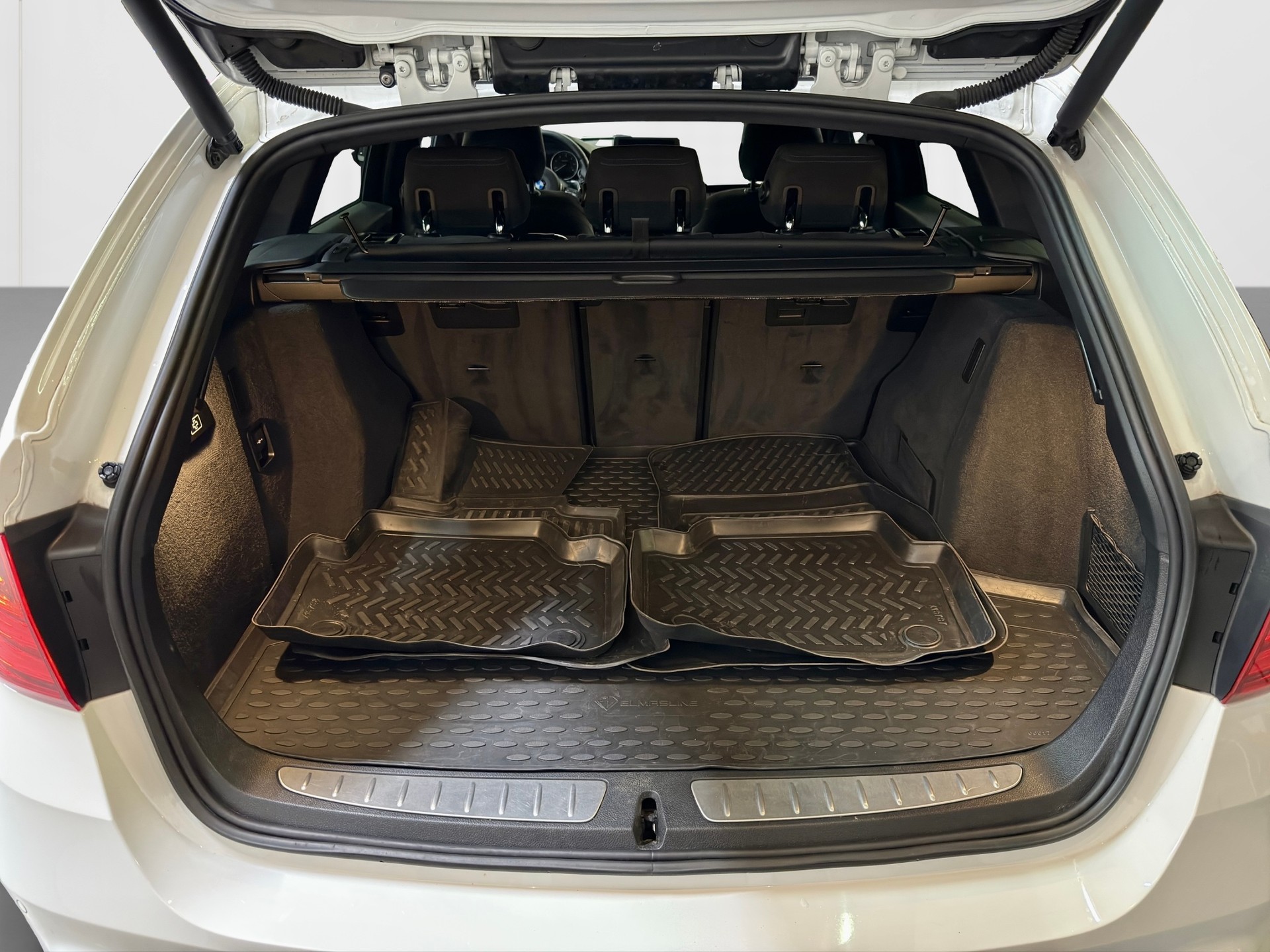 BMW 335d xDrive Touring Steptronic M-Paket-image-12