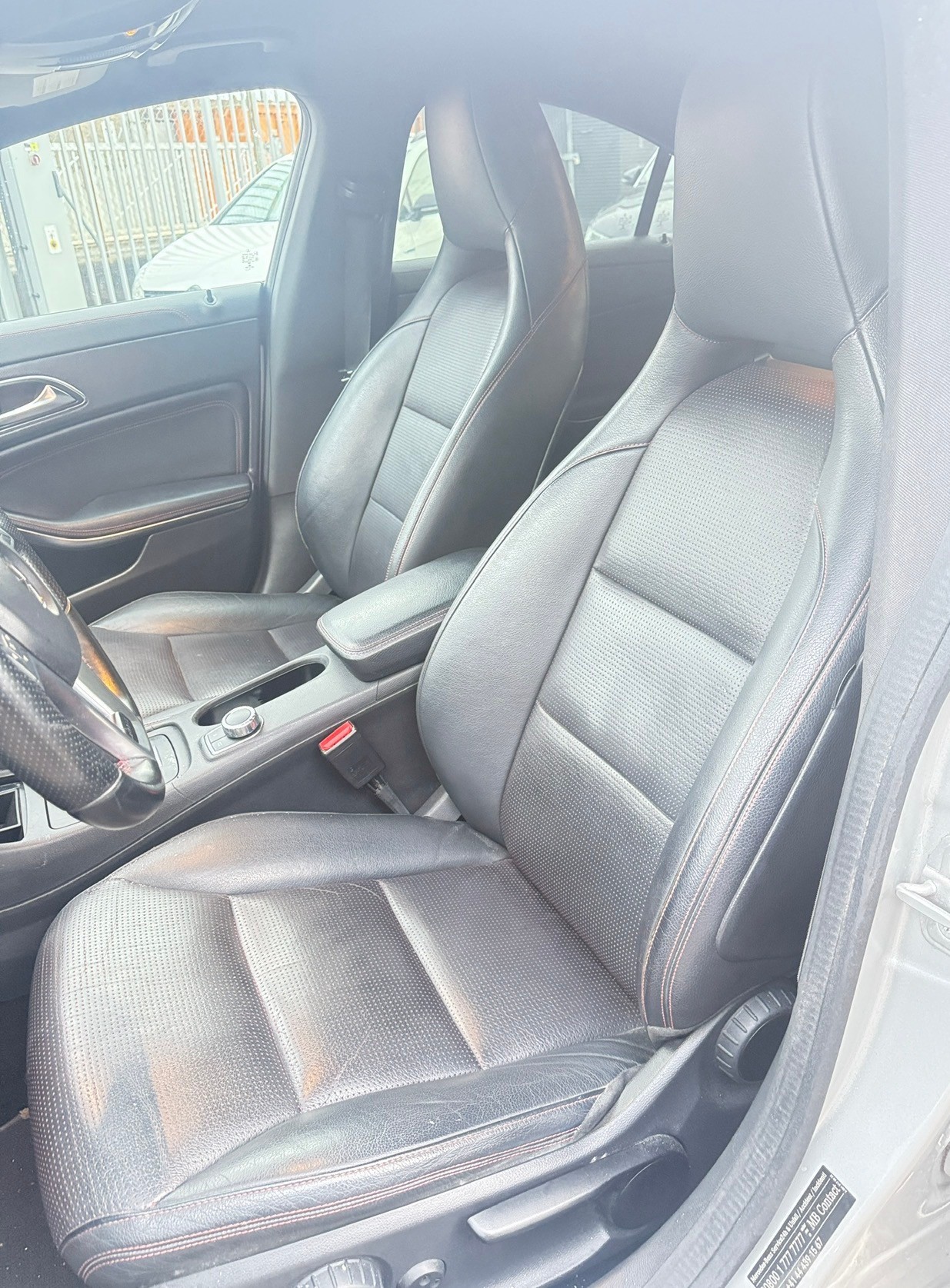 MERCEDES-BENZ CLA 200 AMG Line 7G-DCT-image-6