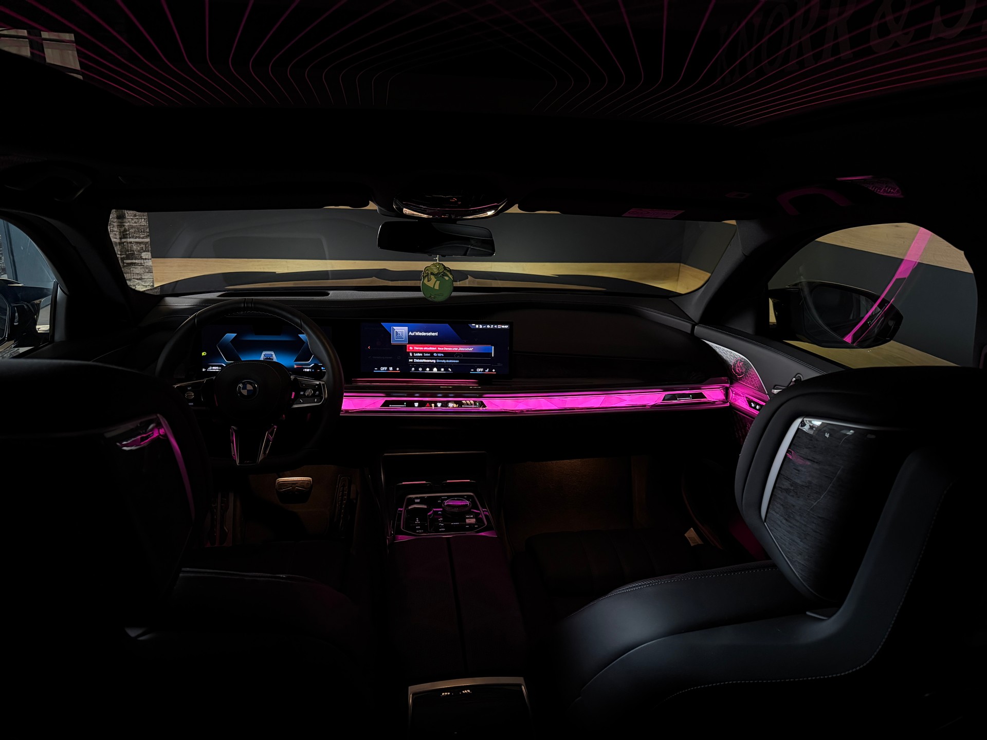 BMW M760e xDrive M SPORT Steptronic-image-4