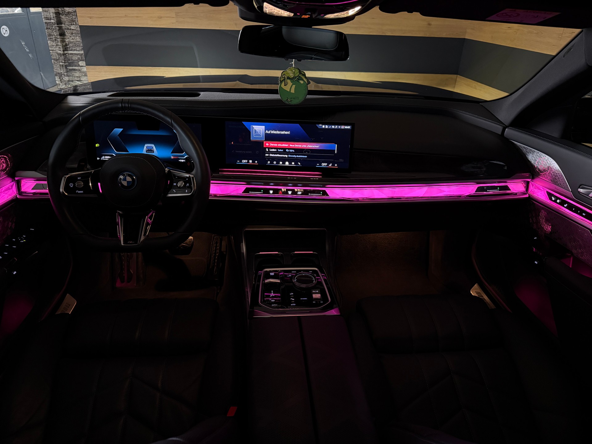 BMW M760e xDrive M SPORT Steptronic-image-3