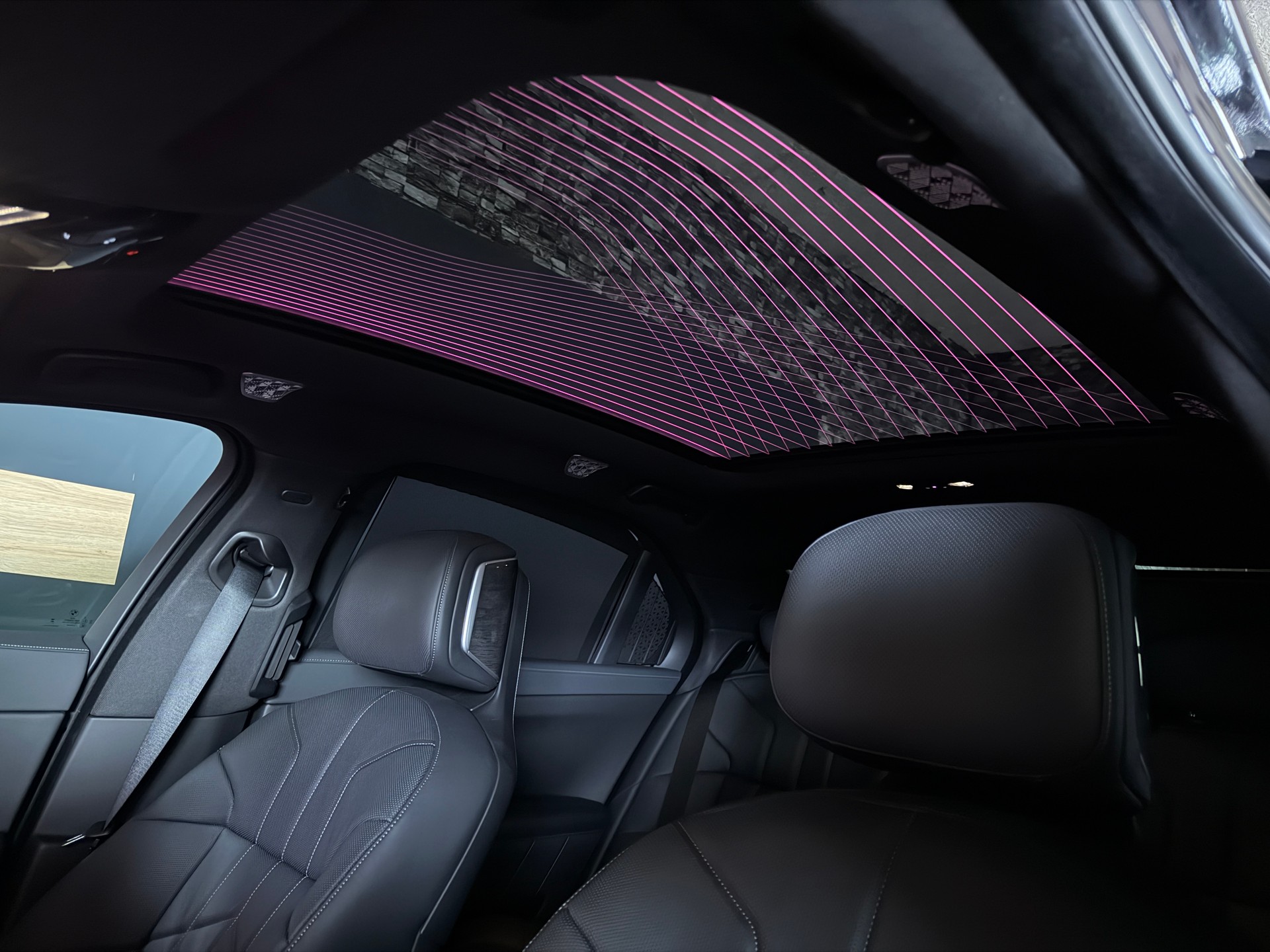 BMW M760e xDrive M SPORT Steptronic-image-5