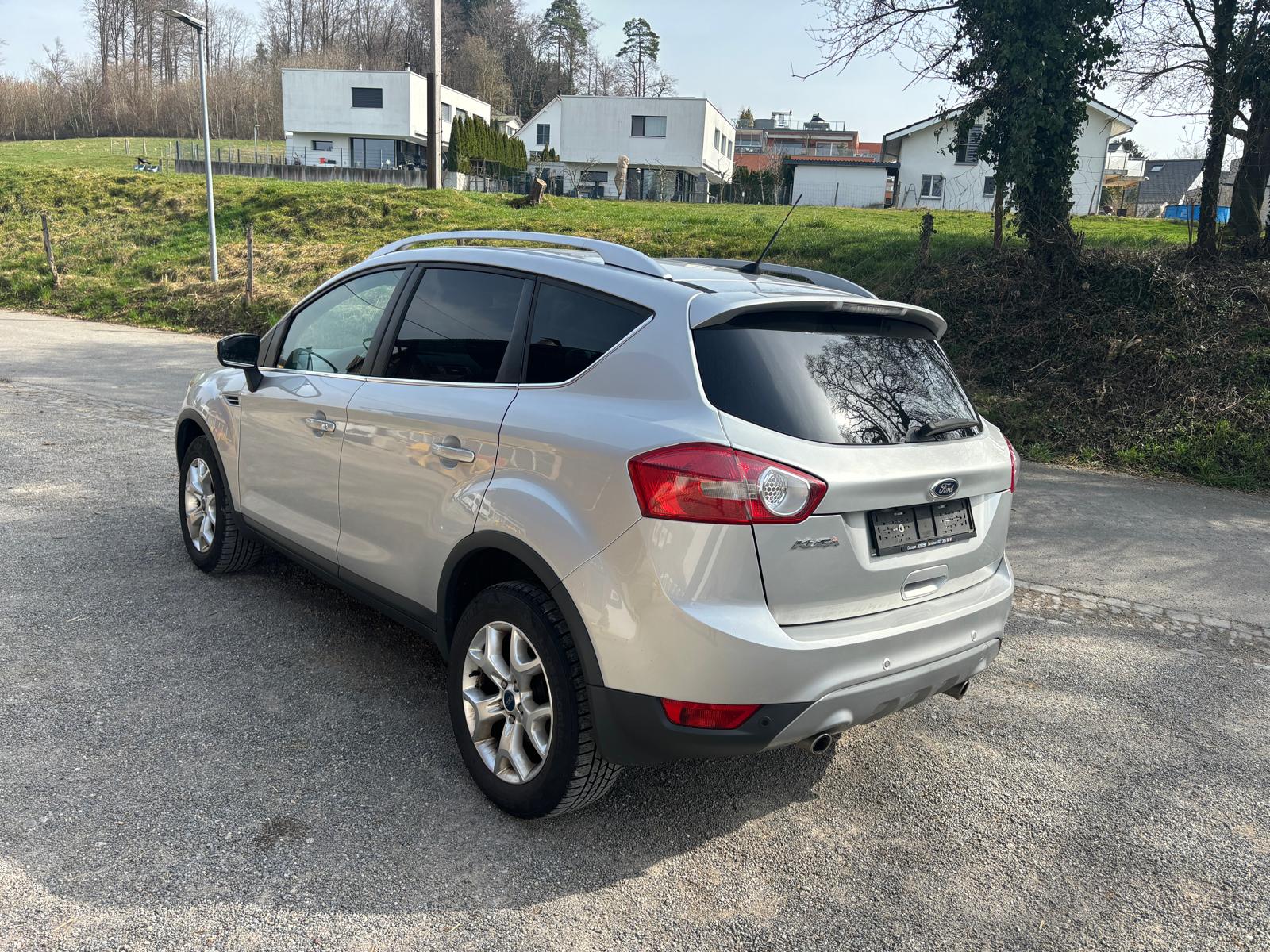 FORD Kuga 2.0 TDCi Carving 2WD-image-4