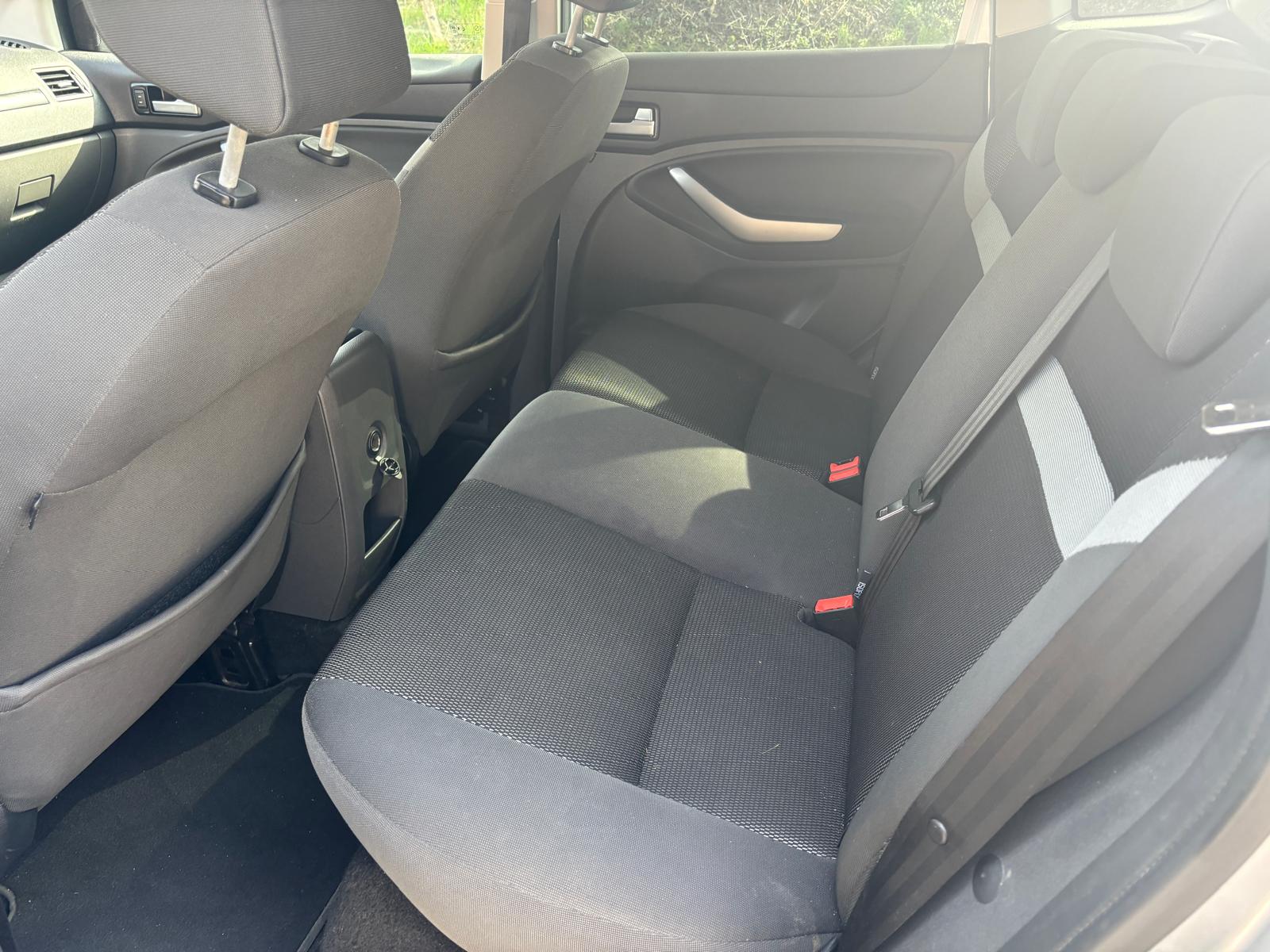 FORD Kuga 2.0 TDCi Carving 2WD-image-10