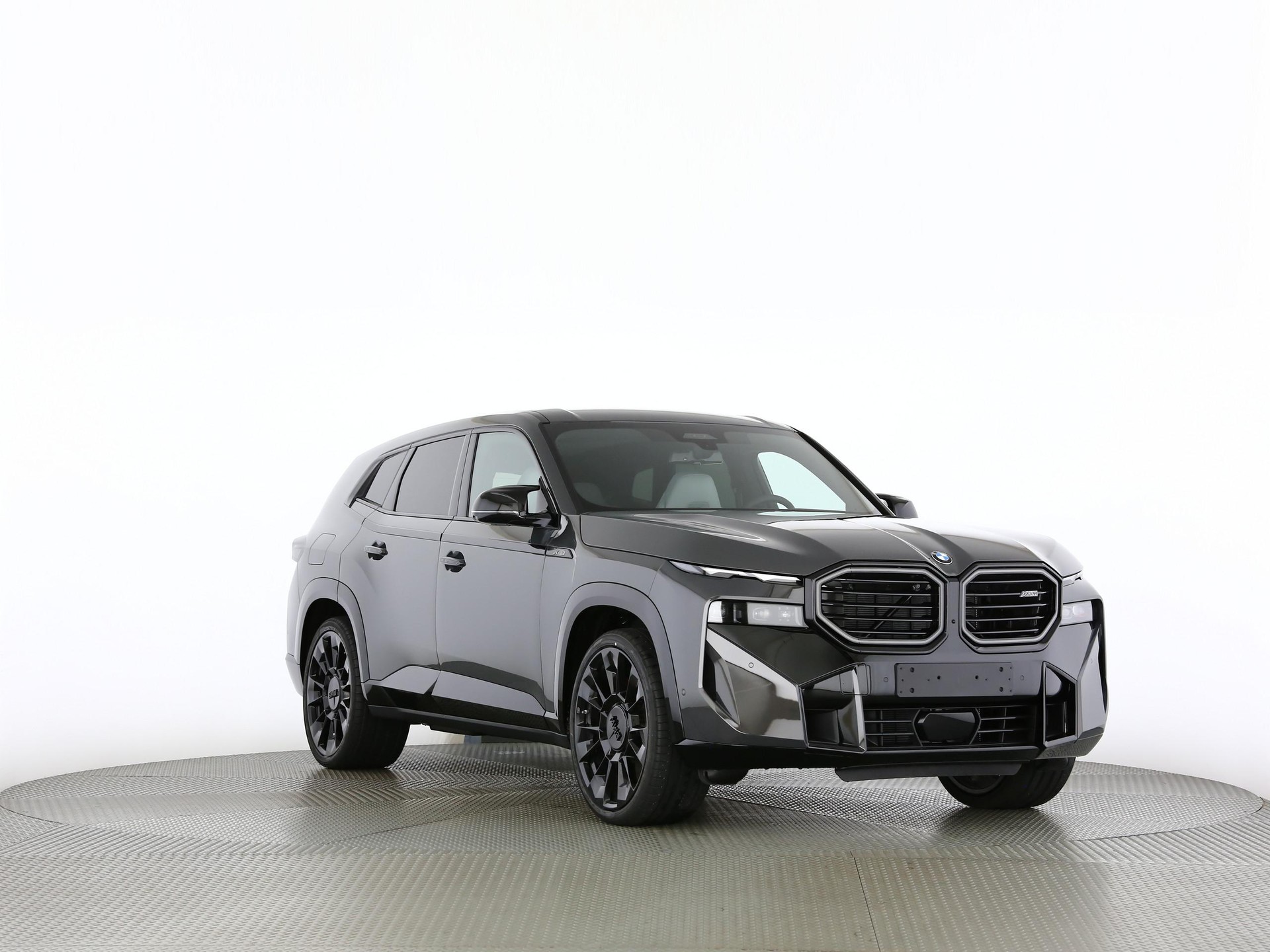 BMW XM 50e Plug-in Hybrid-image-27