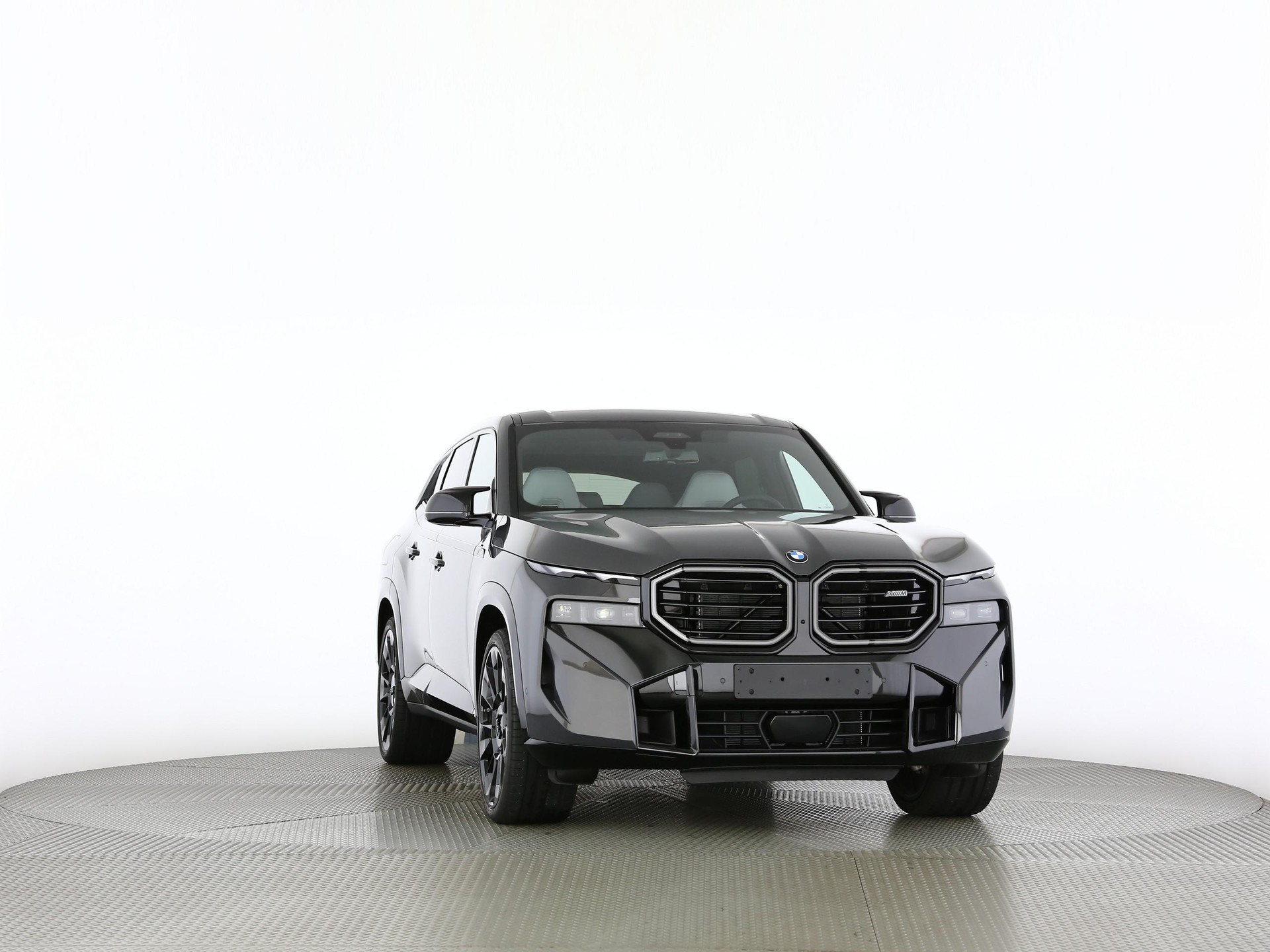 BMW XM 50e Plug-in Hybrid-image-28