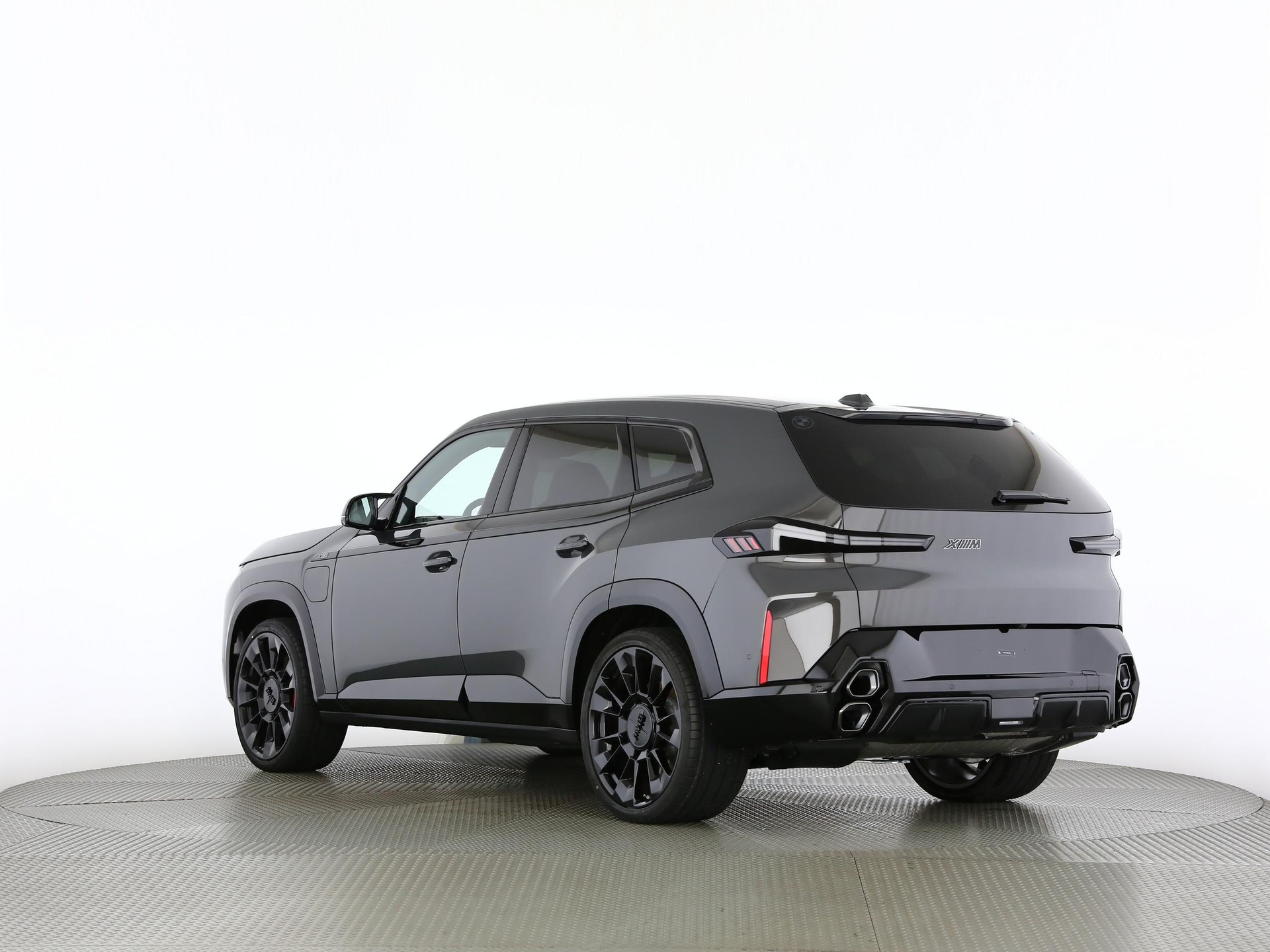 BMW XM 50e Plug-in Hybrid-image-15