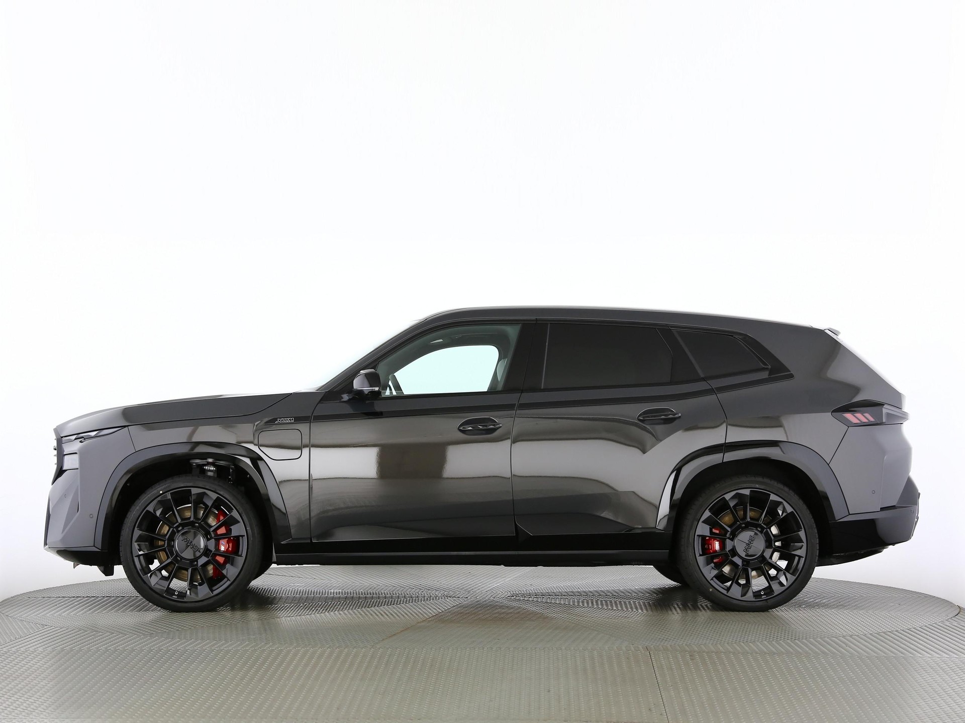 BMW XM 50e Plug-in Hybrid-image-11