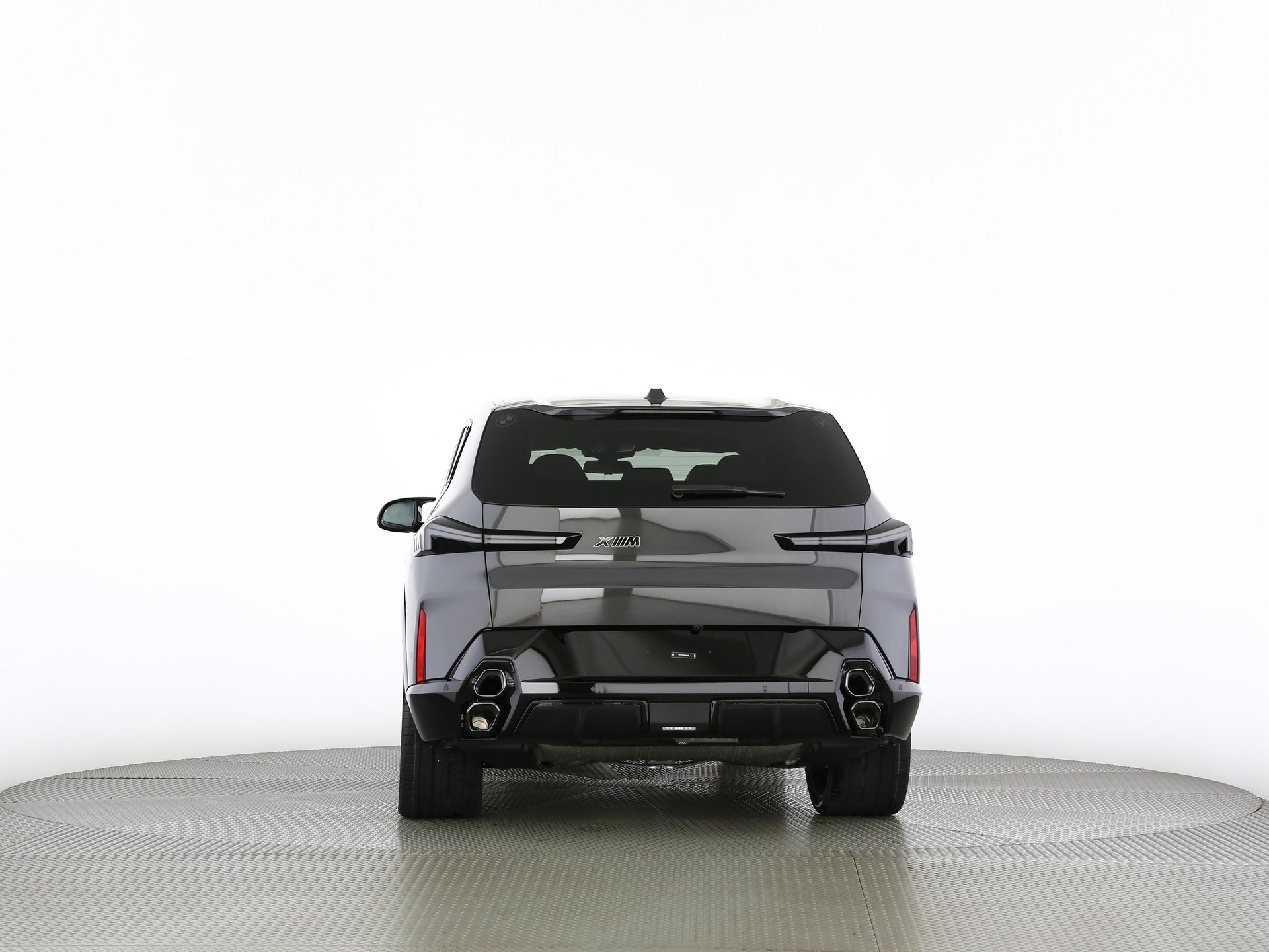 BMW XM 50e Plug-in Hybrid-image-16