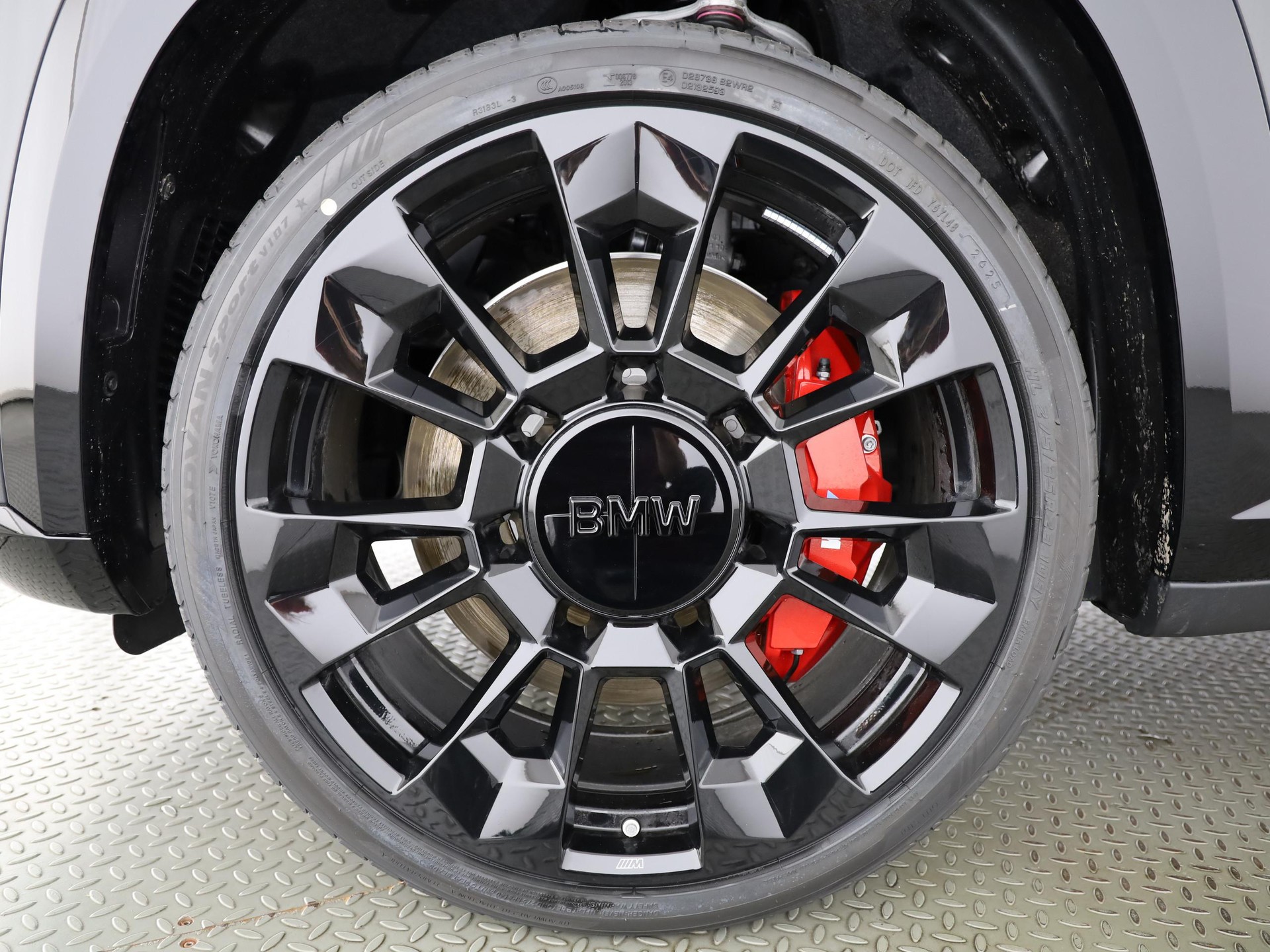 BMW XM 50e Plug-in Hybrid-image-3