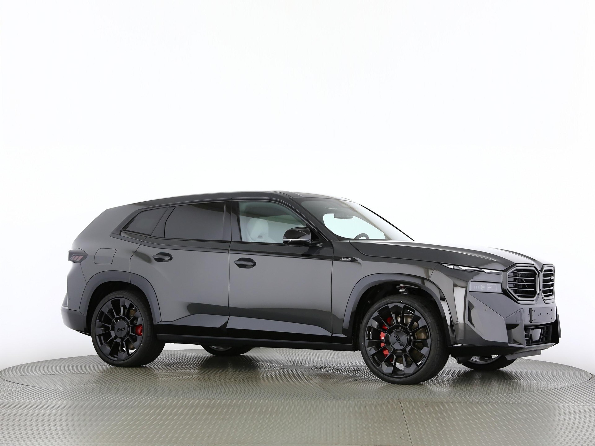 BMW XM 50e Plug-in Hybrid-image-25