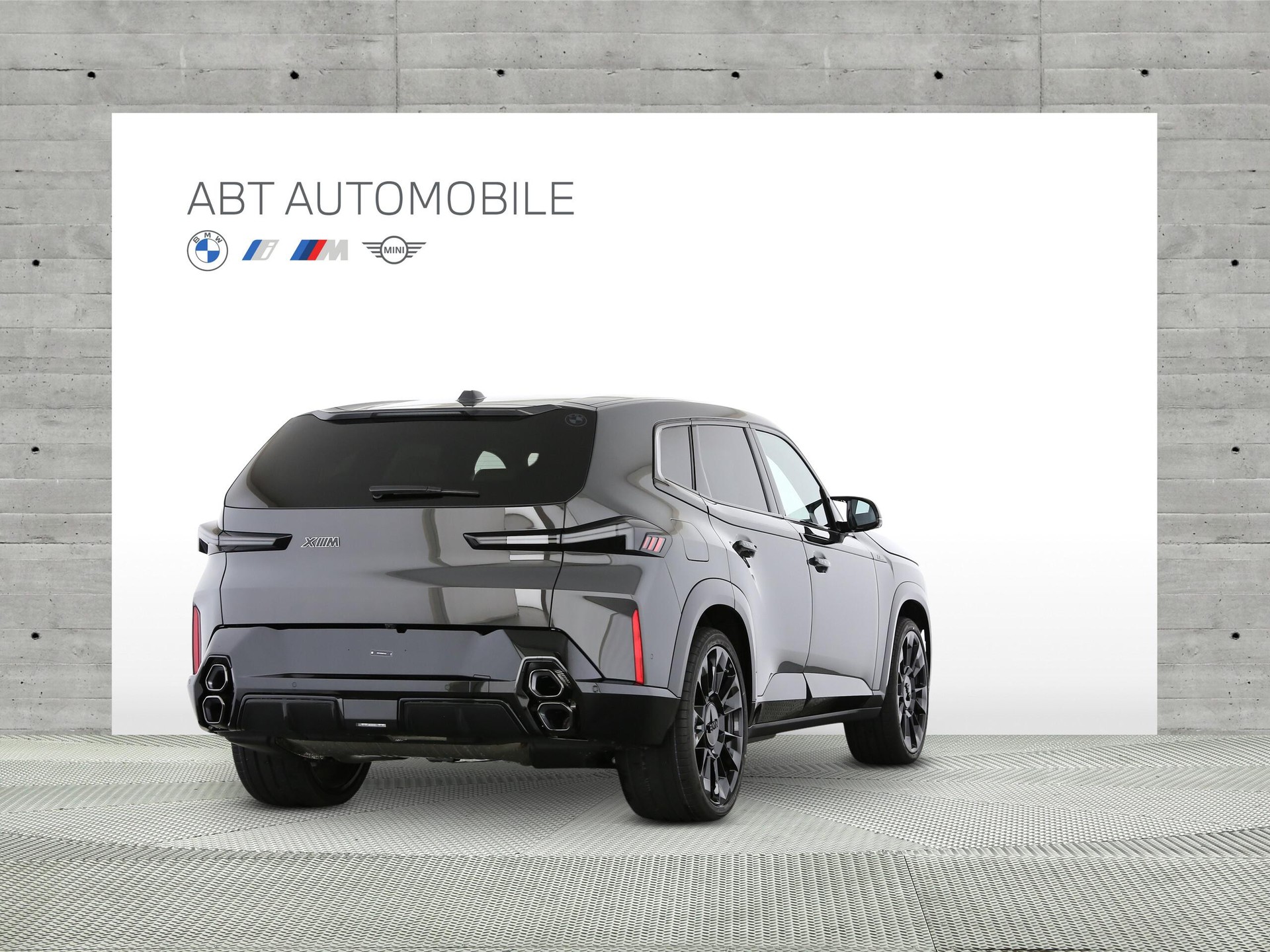 BMW XM 50e Plug-in Hybrid-image-2