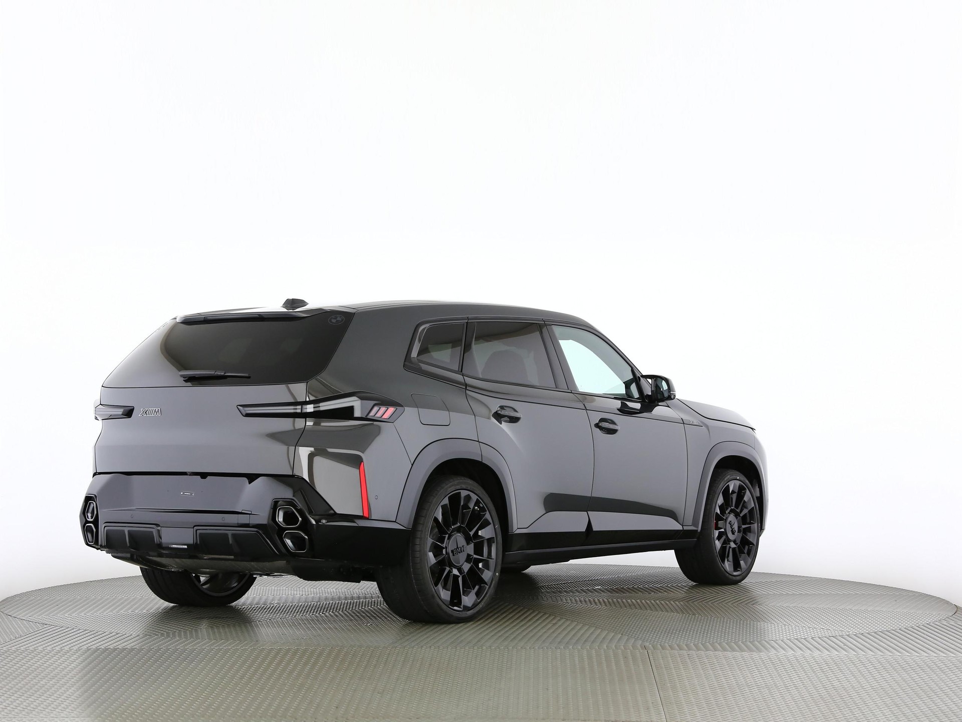 BMW XM 50e Plug-in Hybrid-image-19