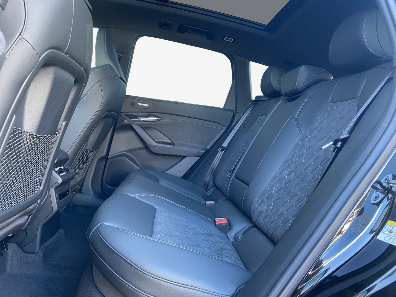 AUDI Q6 e-tron quattro-image-11