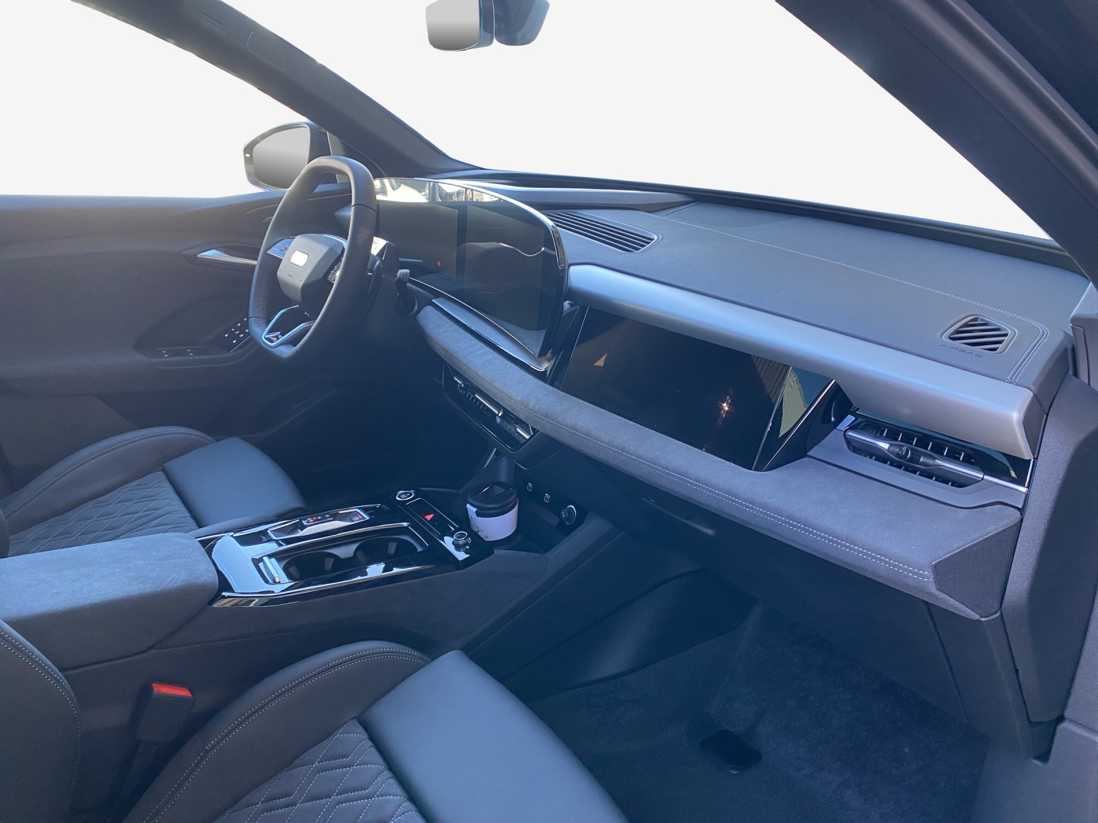 AUDI Q6 e-tron quattro-image-13