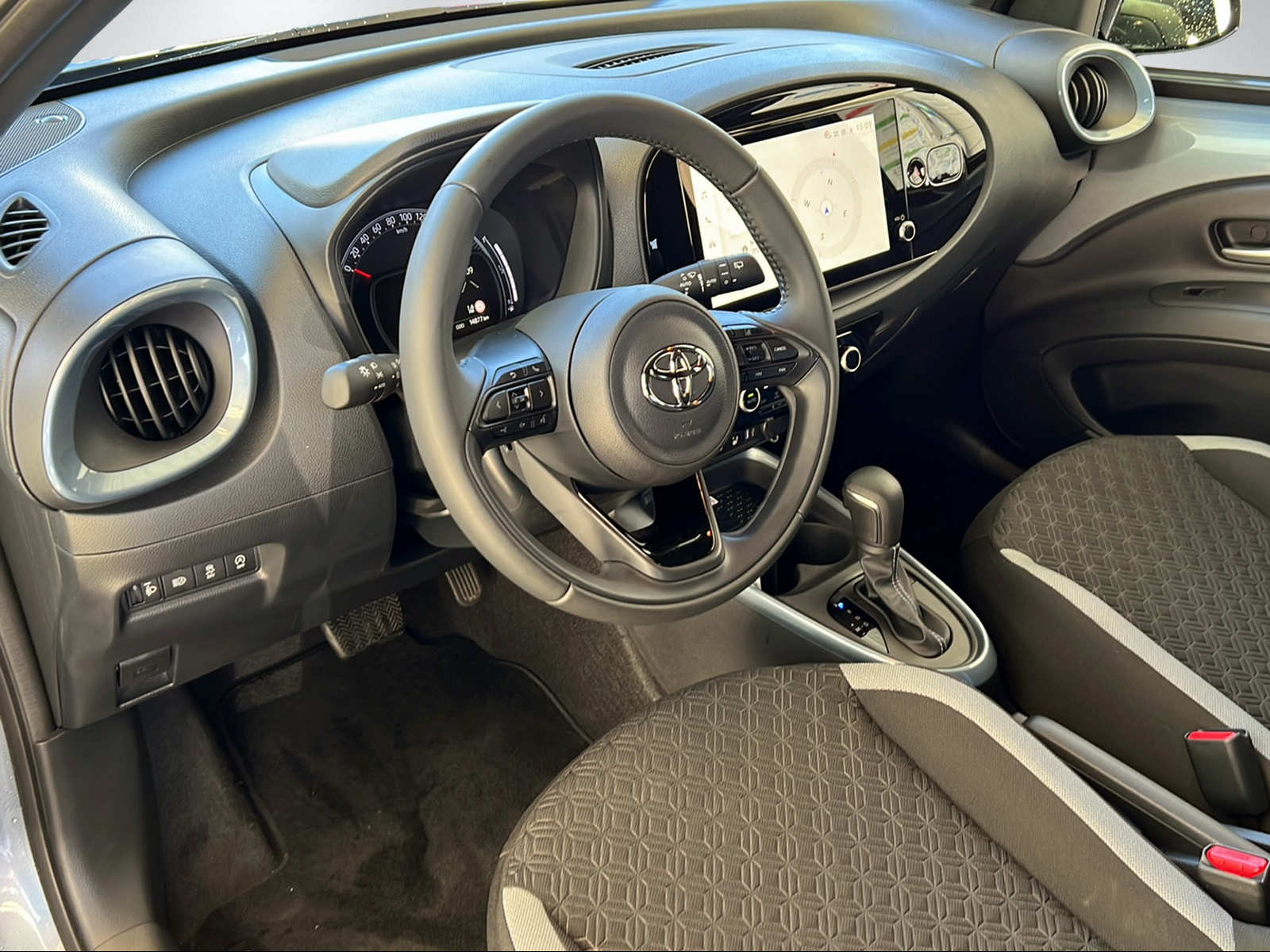 TOYOTA Aygo X 1.0 VVT-i Trend-image-13