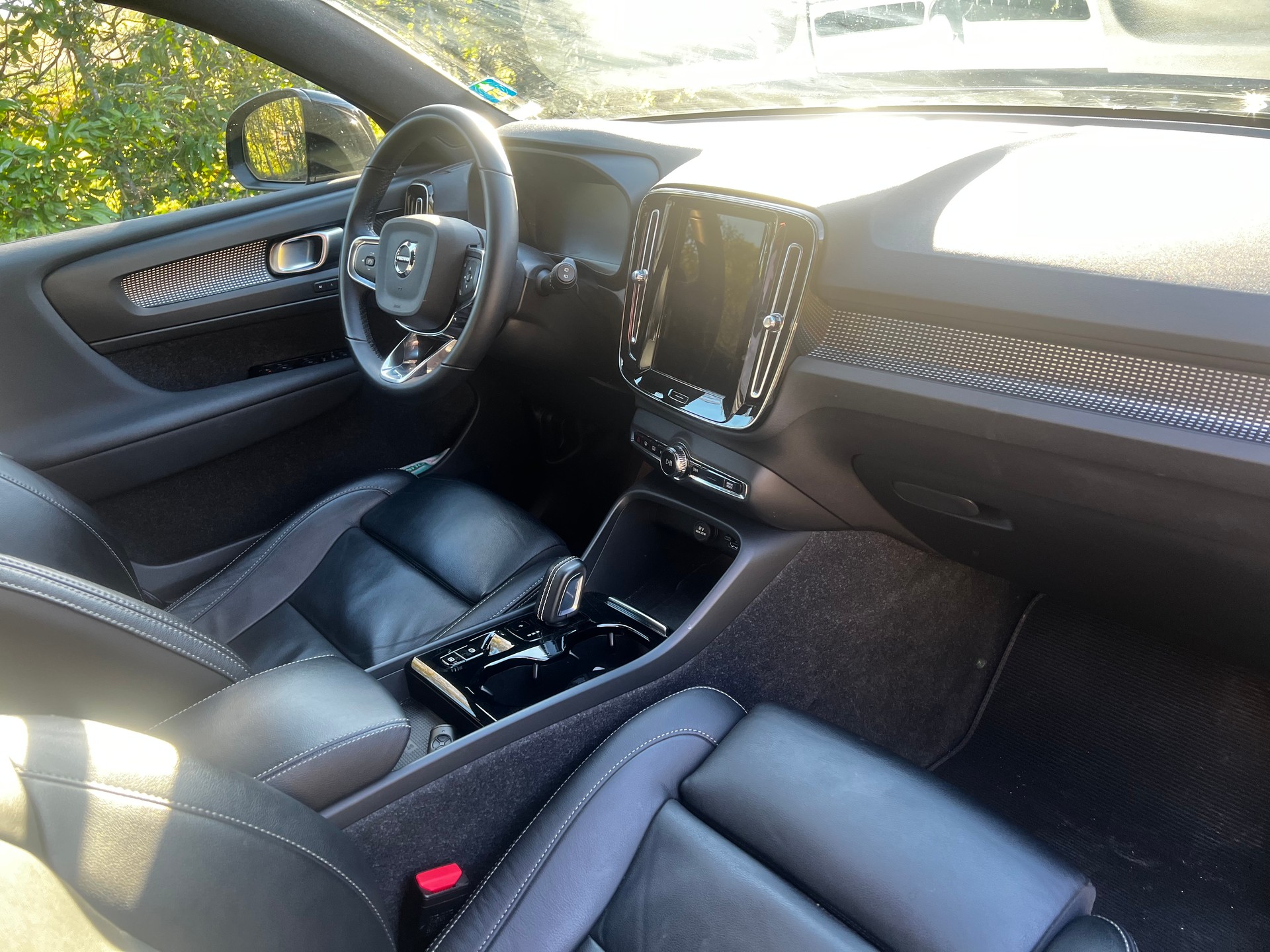 VOLVO XC40 T5 TwE R-Design DCT-image-2