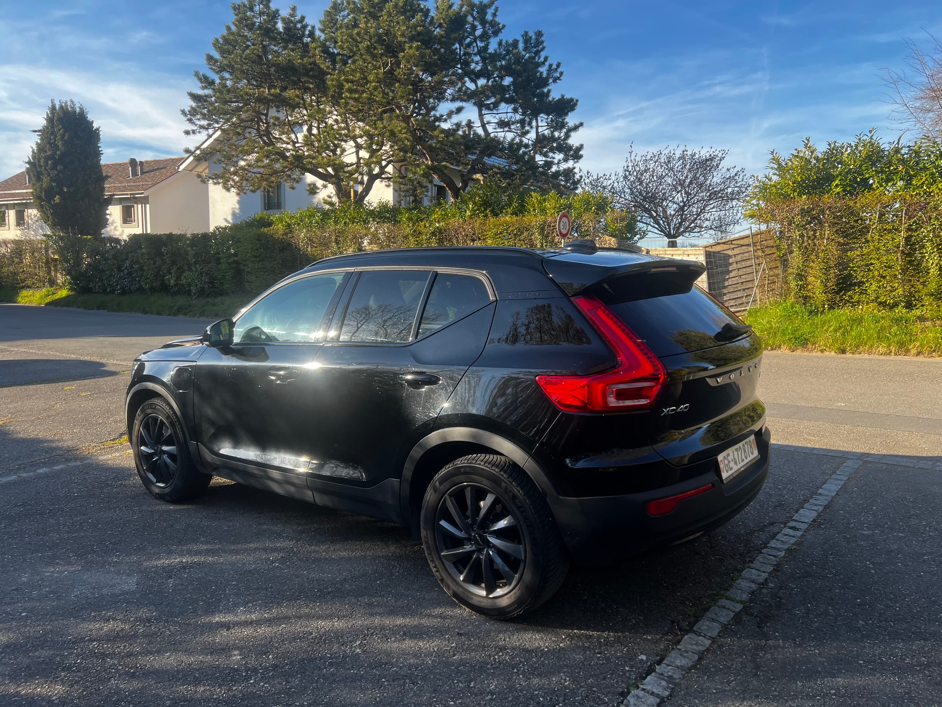 VOLVO XC40 T5 TwE R-Design DCT-image-4