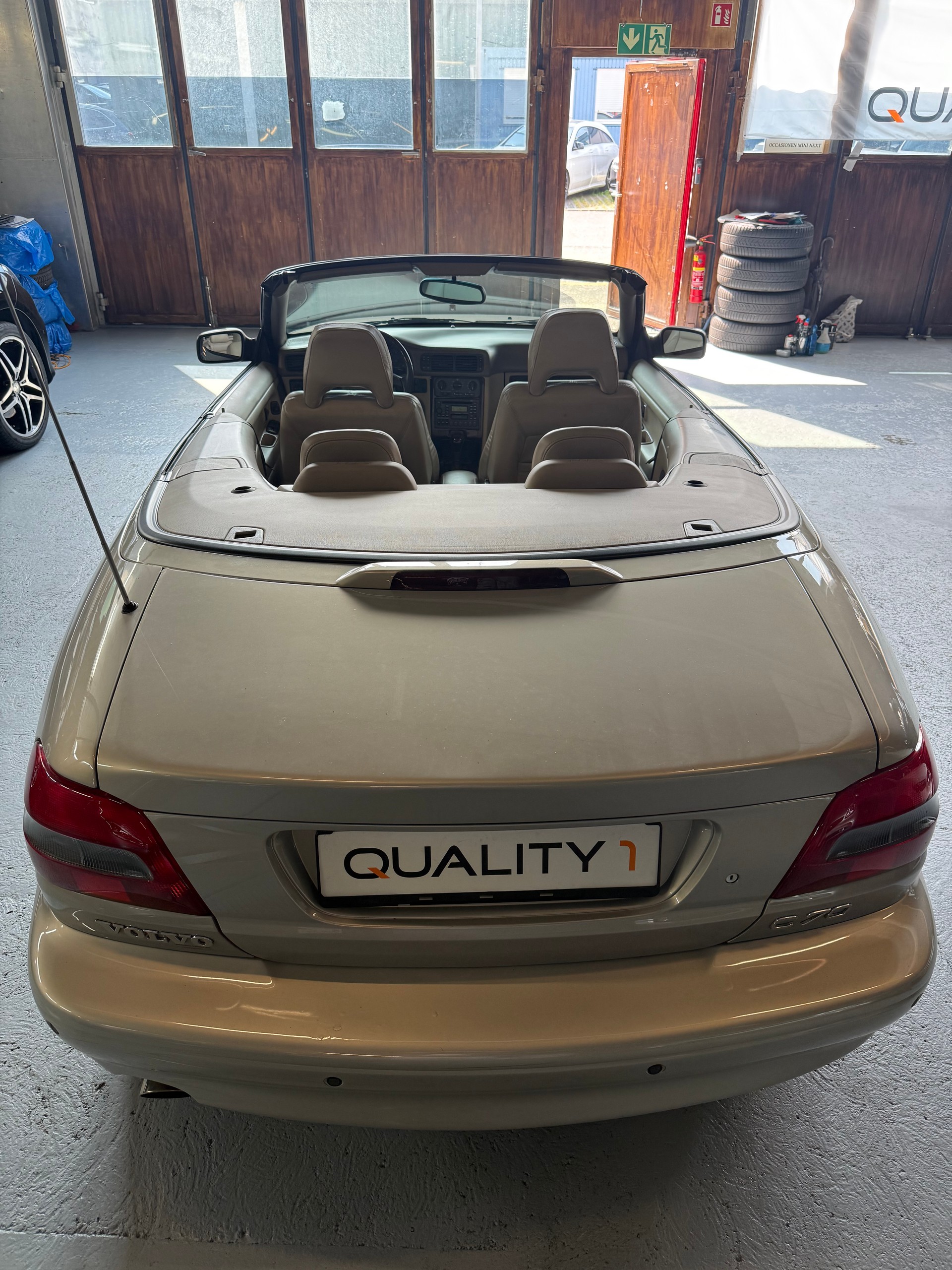 VOLVO C70 Cabriolet 2.4T-image-3