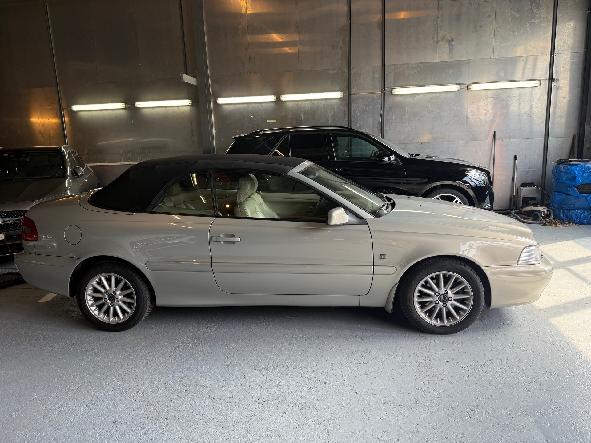 VOLVO C70 Cabriolet 2.4T-image-2