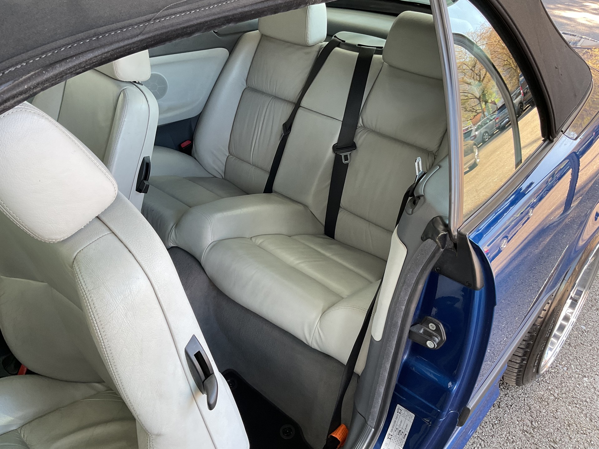 BMW 328i Cabrio-image-8