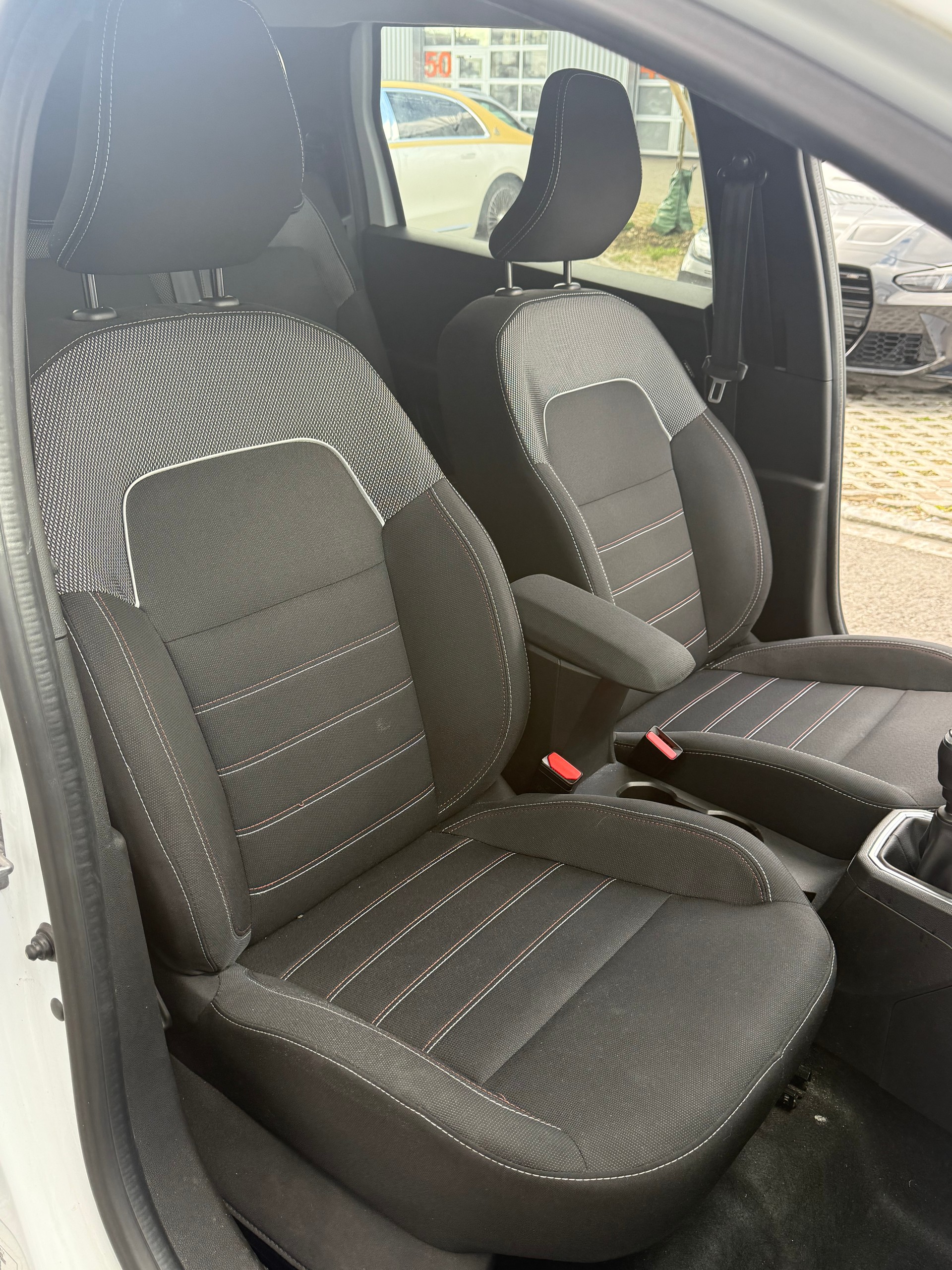 DACIA Jogger TCe 110 Extreme-image-14