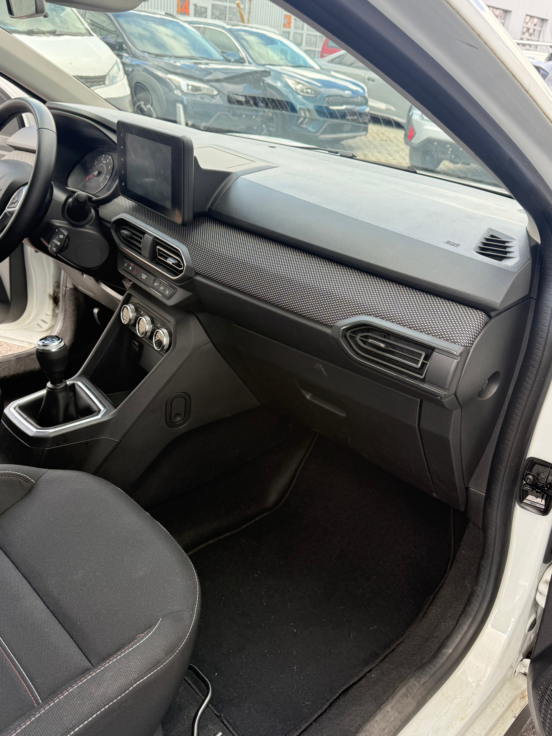 DACIA Jogger TCe 110 Extreme-image-11