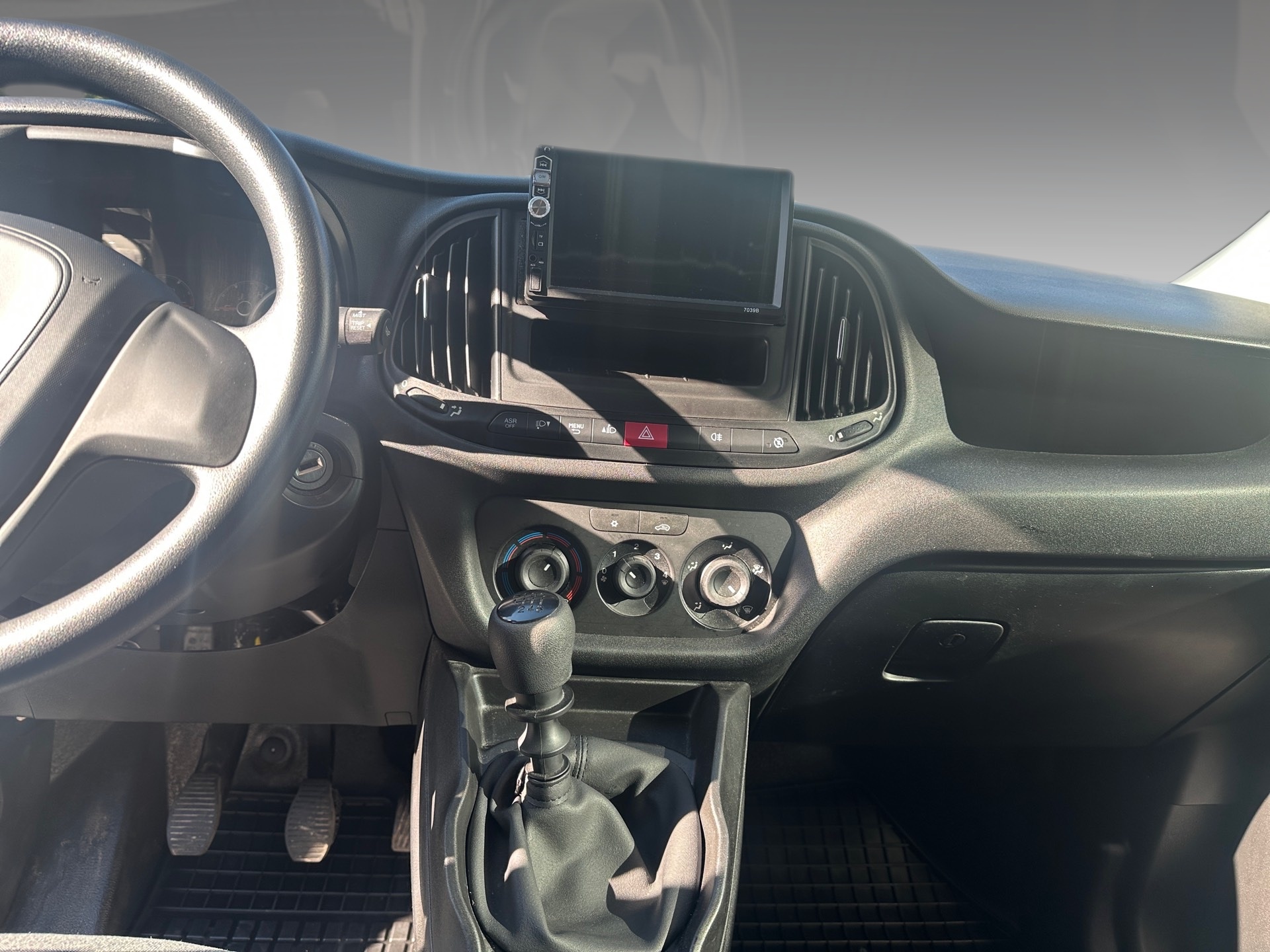 FIAT Doblò 1.6 Multijet Base-image-8