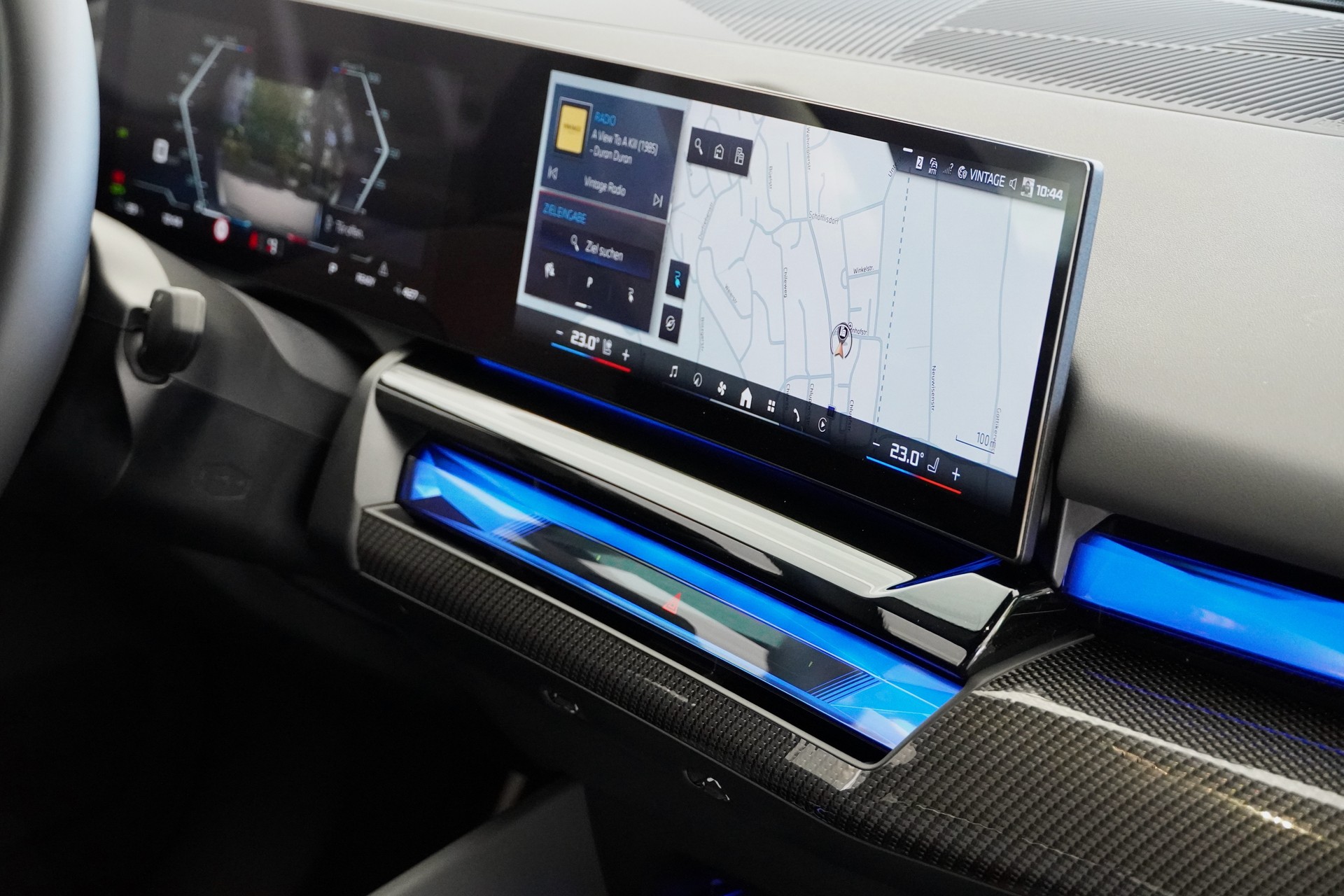 BMW i5 M60 xDrive M Sport Pro-image-12