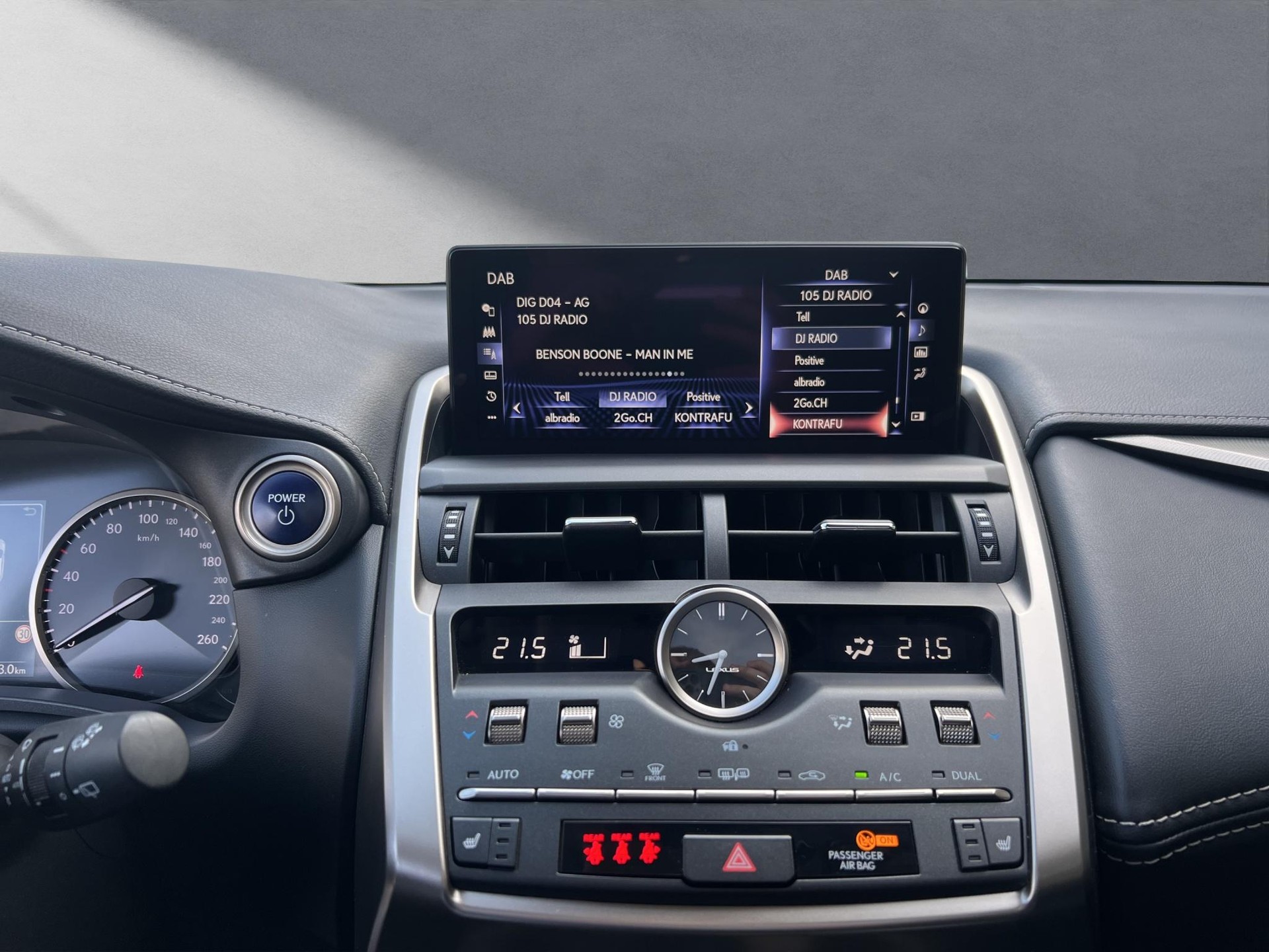 LEXUS NX 300h-image-5