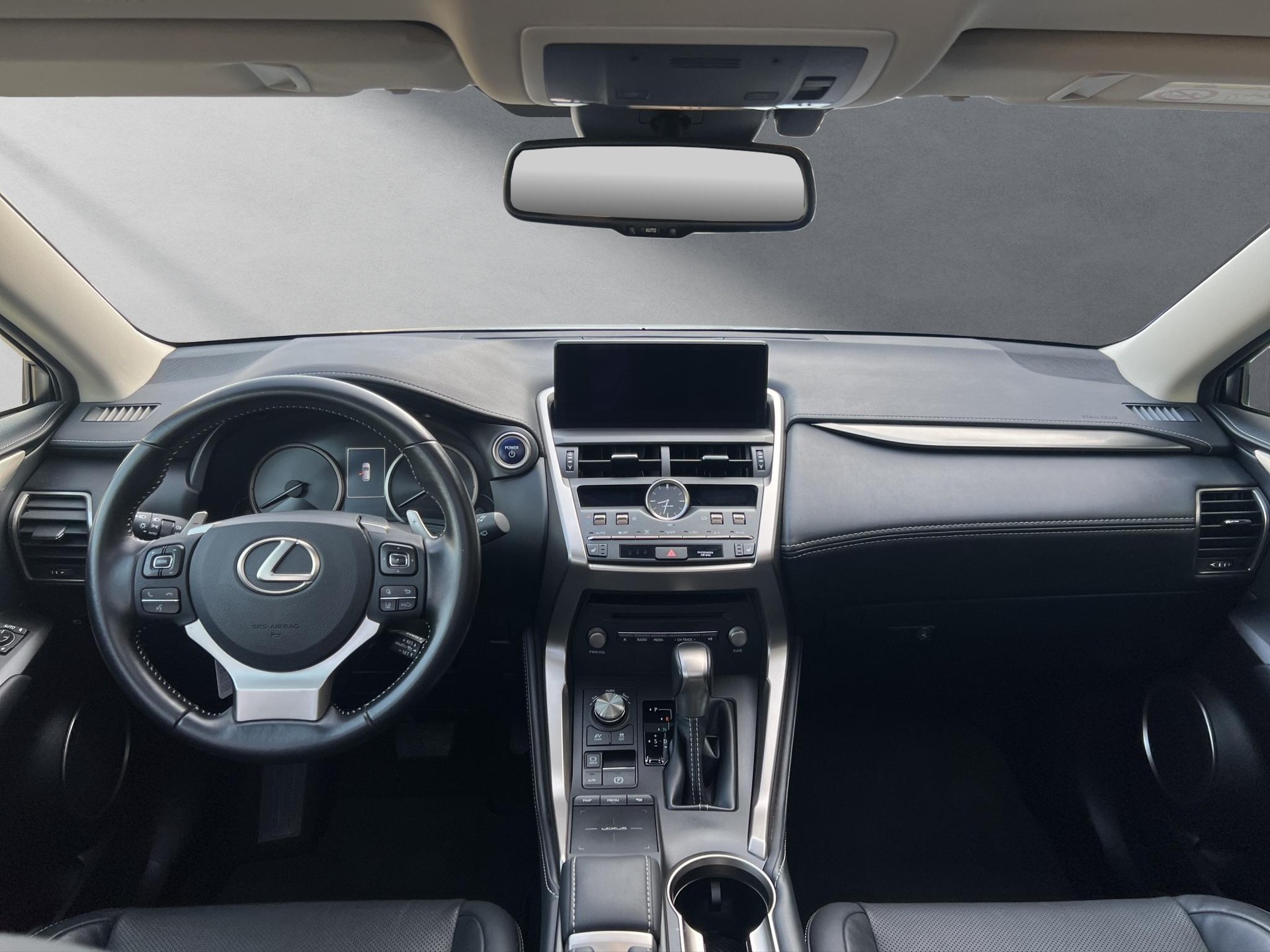 LEXUS NX 300h-image-3