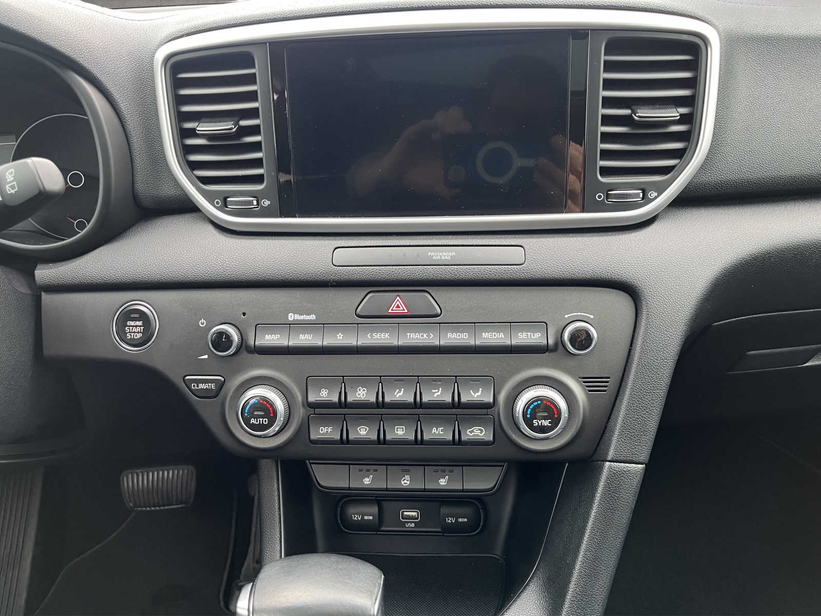 KIA Sportage 1.6 CRDi MHEV Black Edition-image-10
