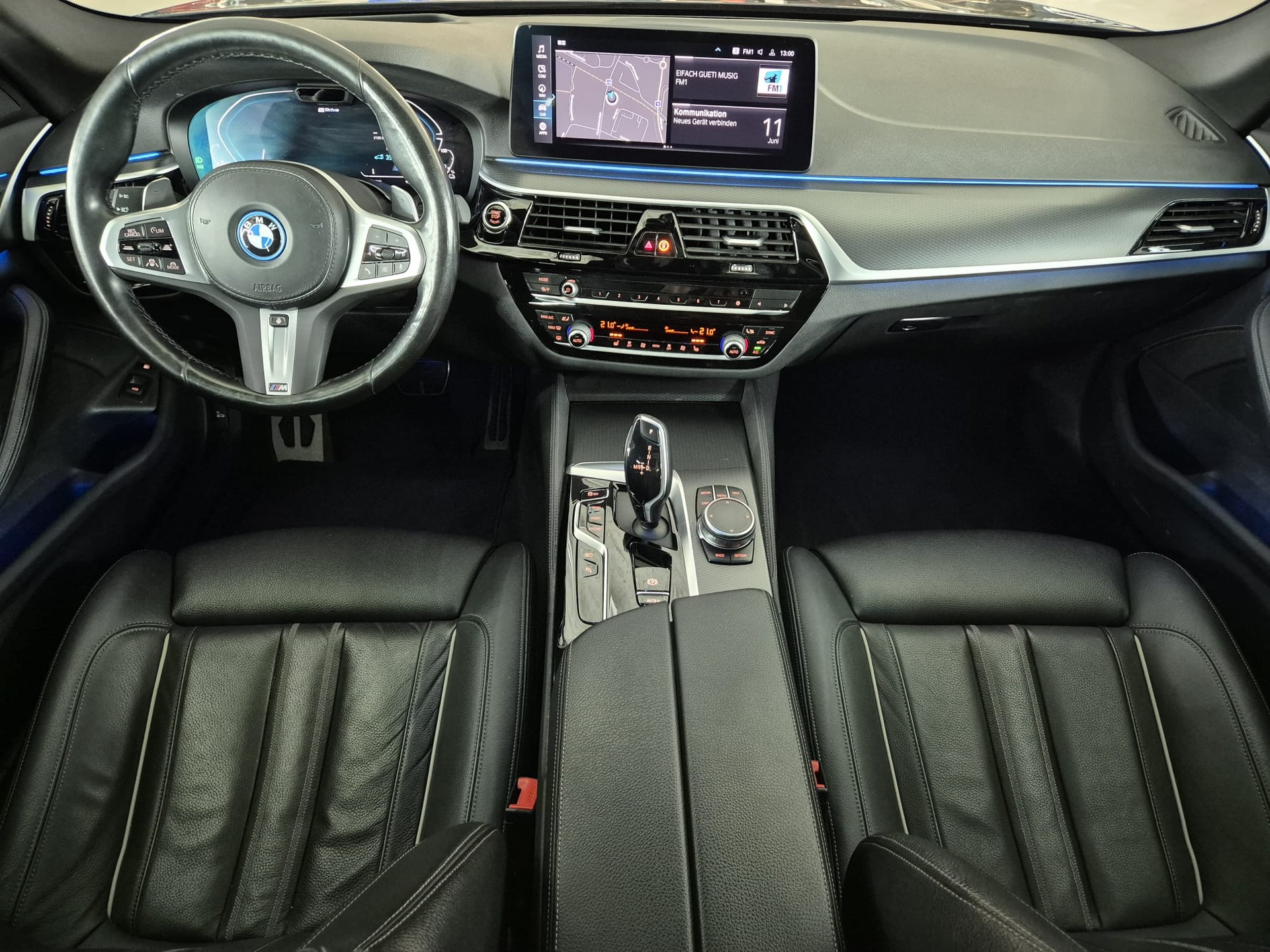 BMW 530e xDrive Touring M Sport Steptronic-image-29