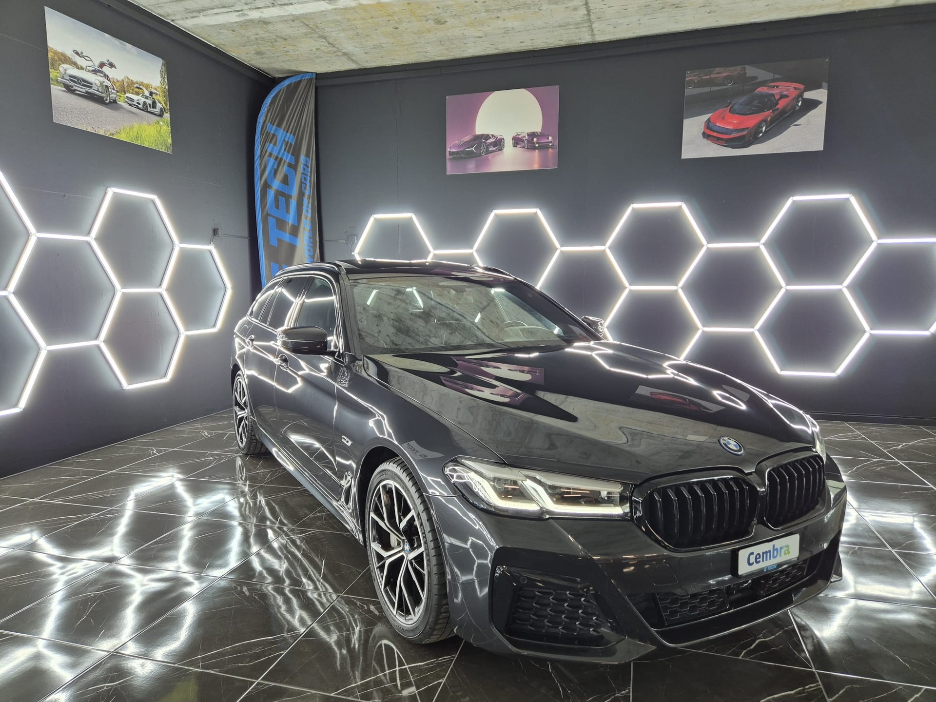 BMW 530e xDrive Touring M Sport Steptronic-image-7