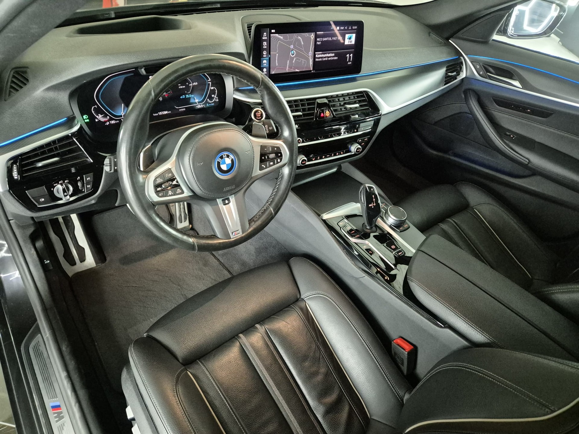 BMW 530e xDrive Touring M Sport Steptronic-image-17