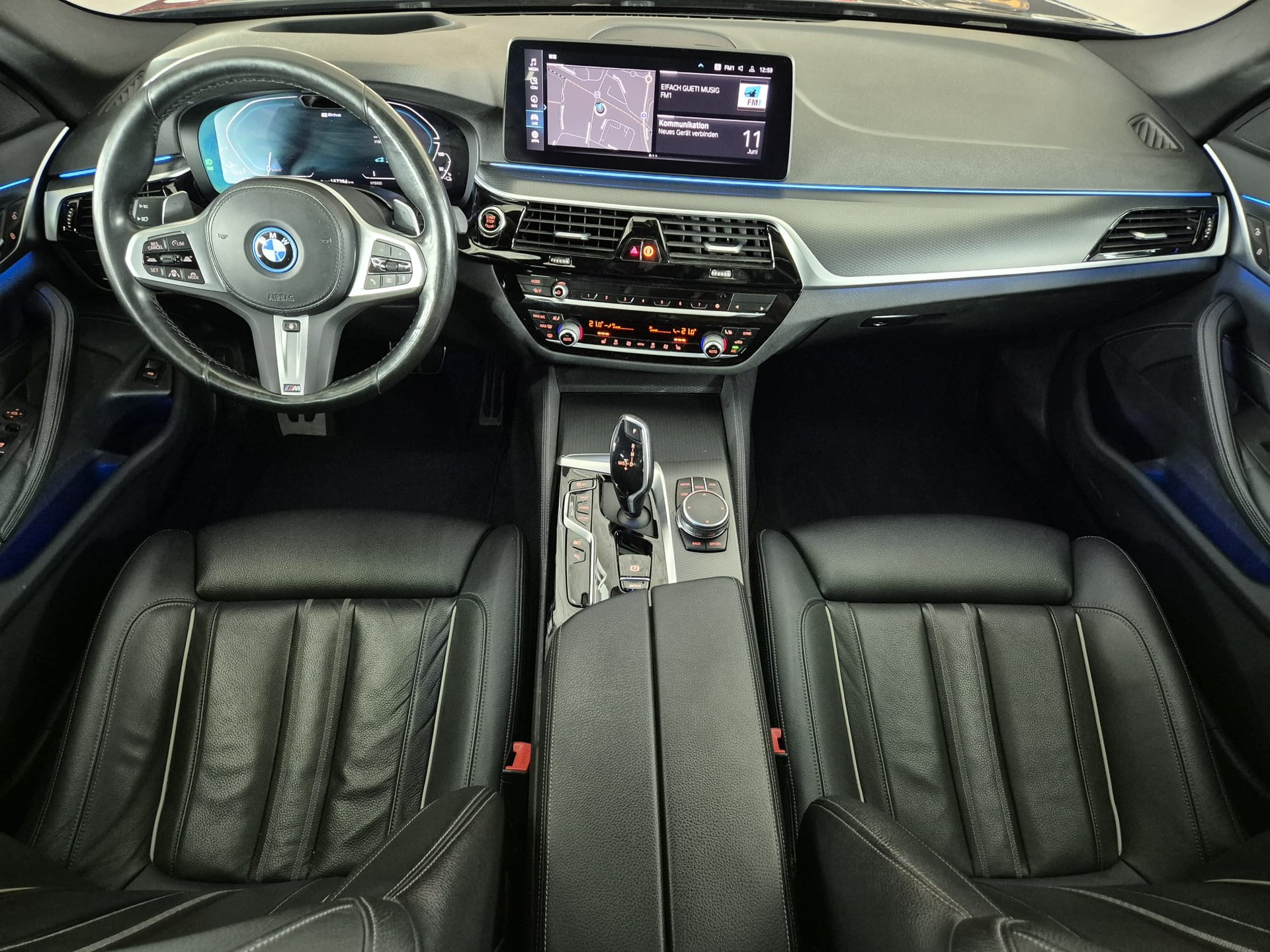 BMW 530e xDrive Touring M Sport Steptronic-image-28