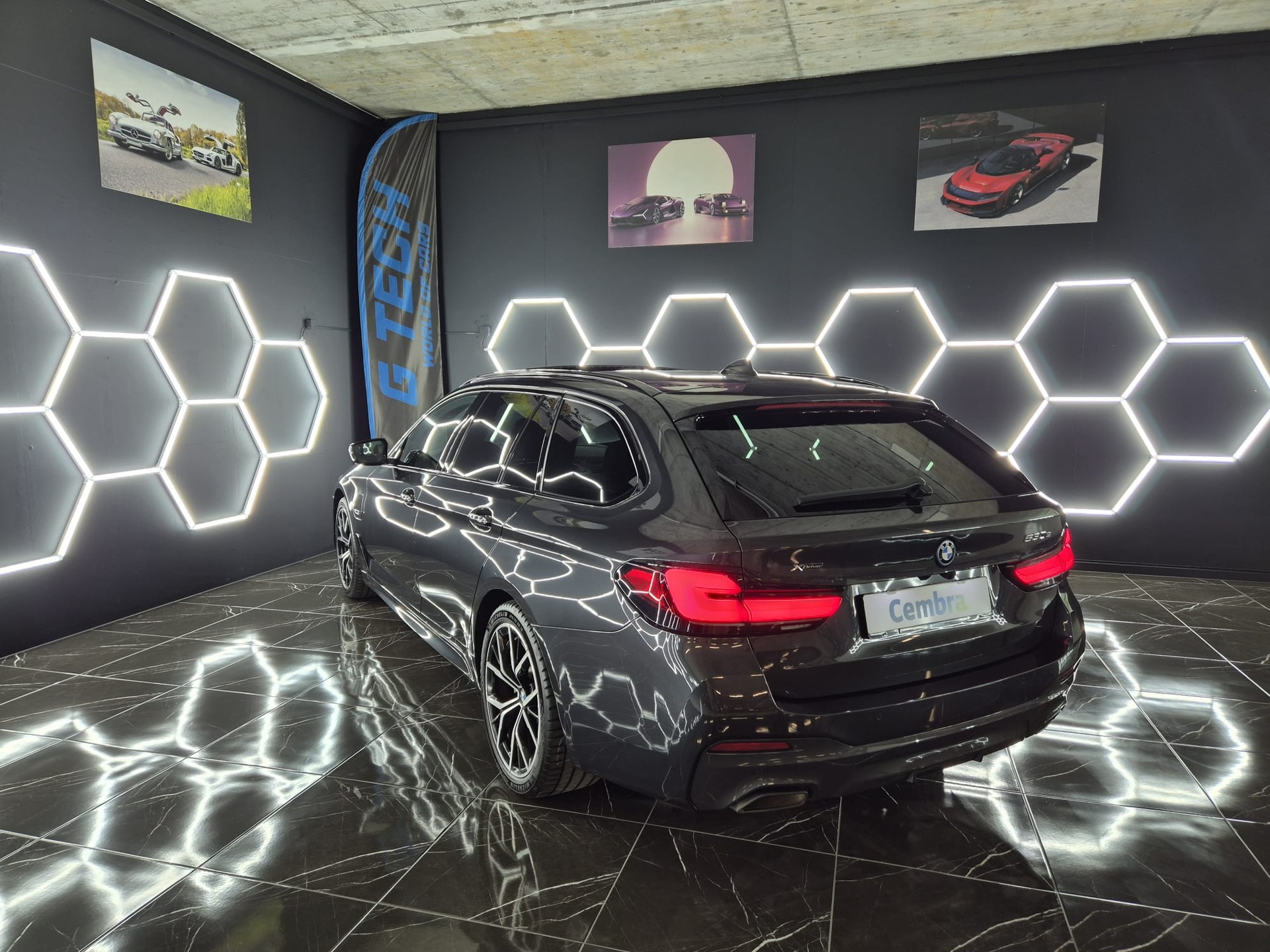 BMW 530e xDrive Touring M Sport Steptronic-image-11
