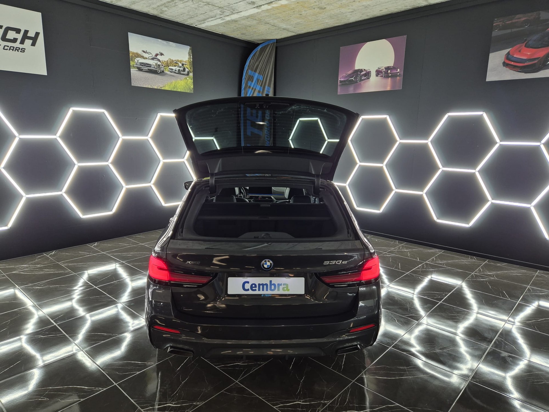 BMW 530e xDrive Touring M Sport Steptronic-image-13