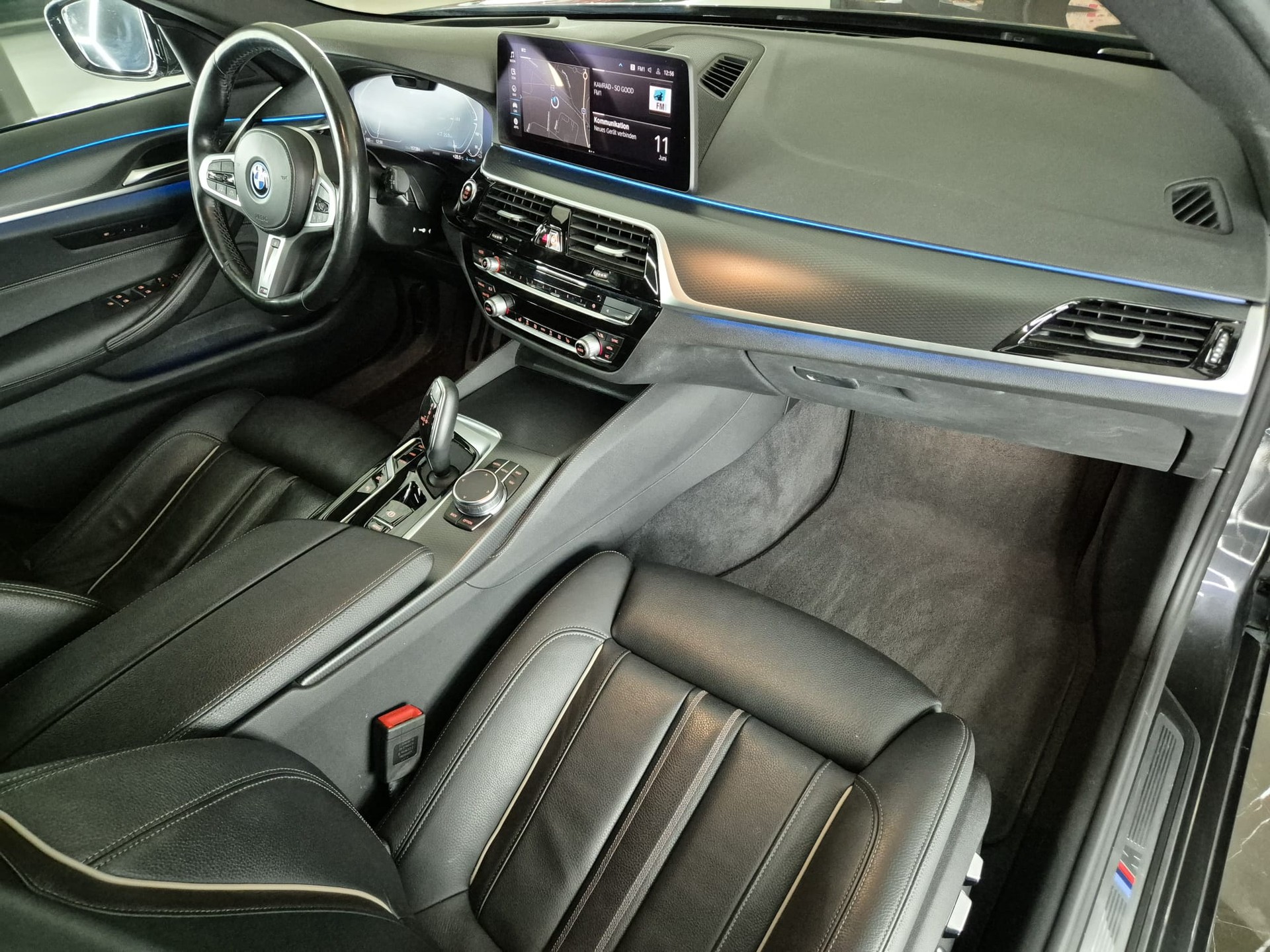 BMW 530e xDrive Touring M Sport Steptronic-image-26