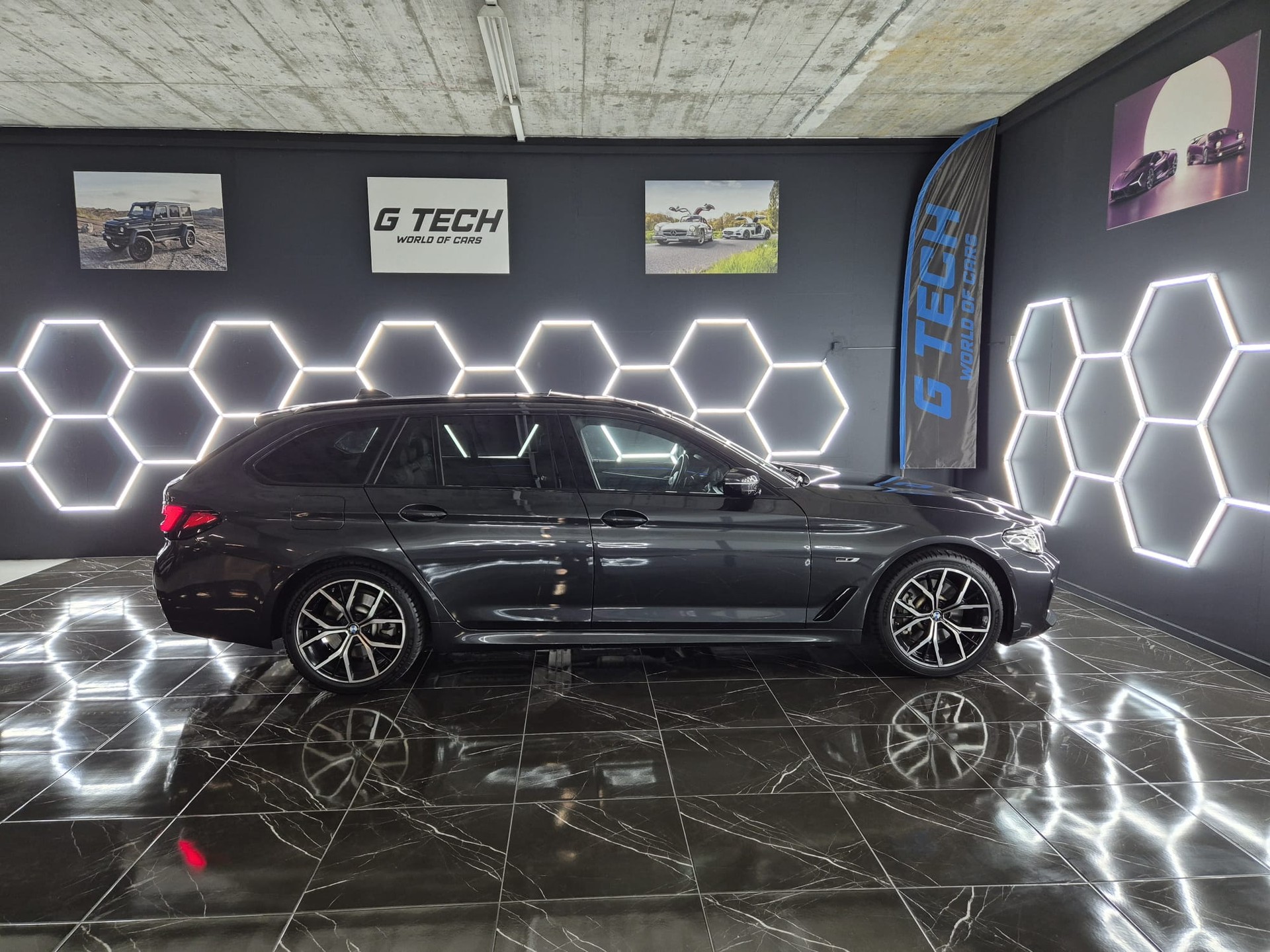 BMW 530e xDrive Touring M Sport Steptronic-image-4