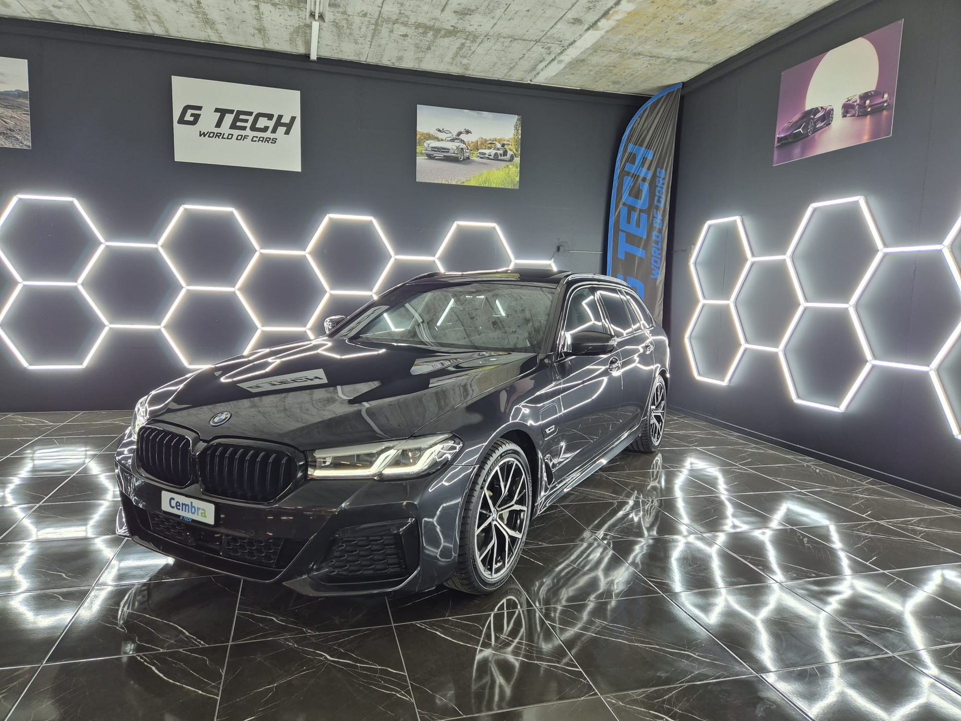 BMW 530e xDrive Touring M Sport Steptronic-image-8