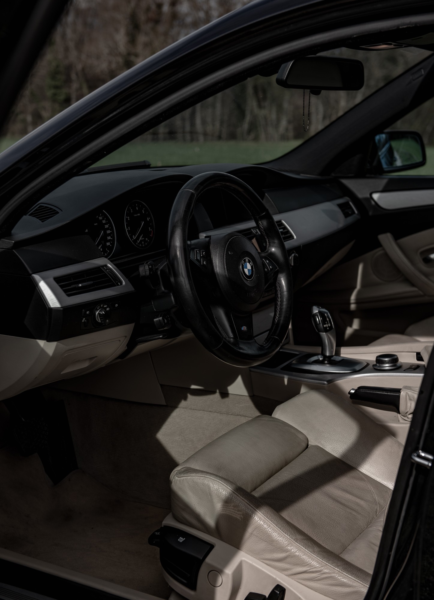 BMW 530i-image-7