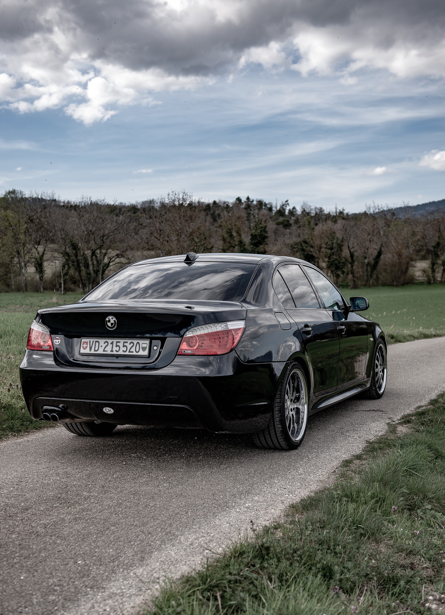 BMW 530i-image-4