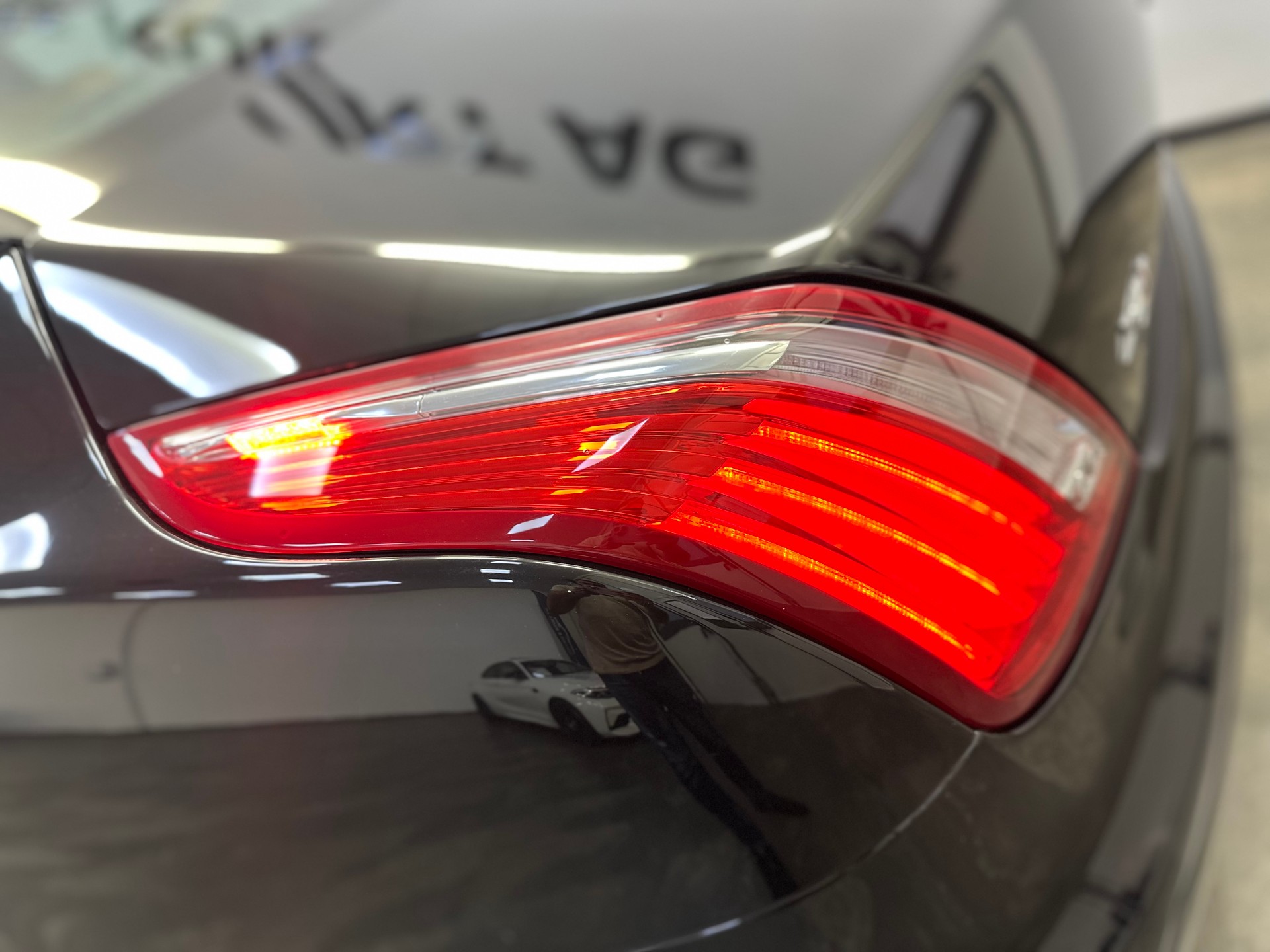 JAGUAR XJ 3.0d V6 Premium Luxury Automatic-image-5
